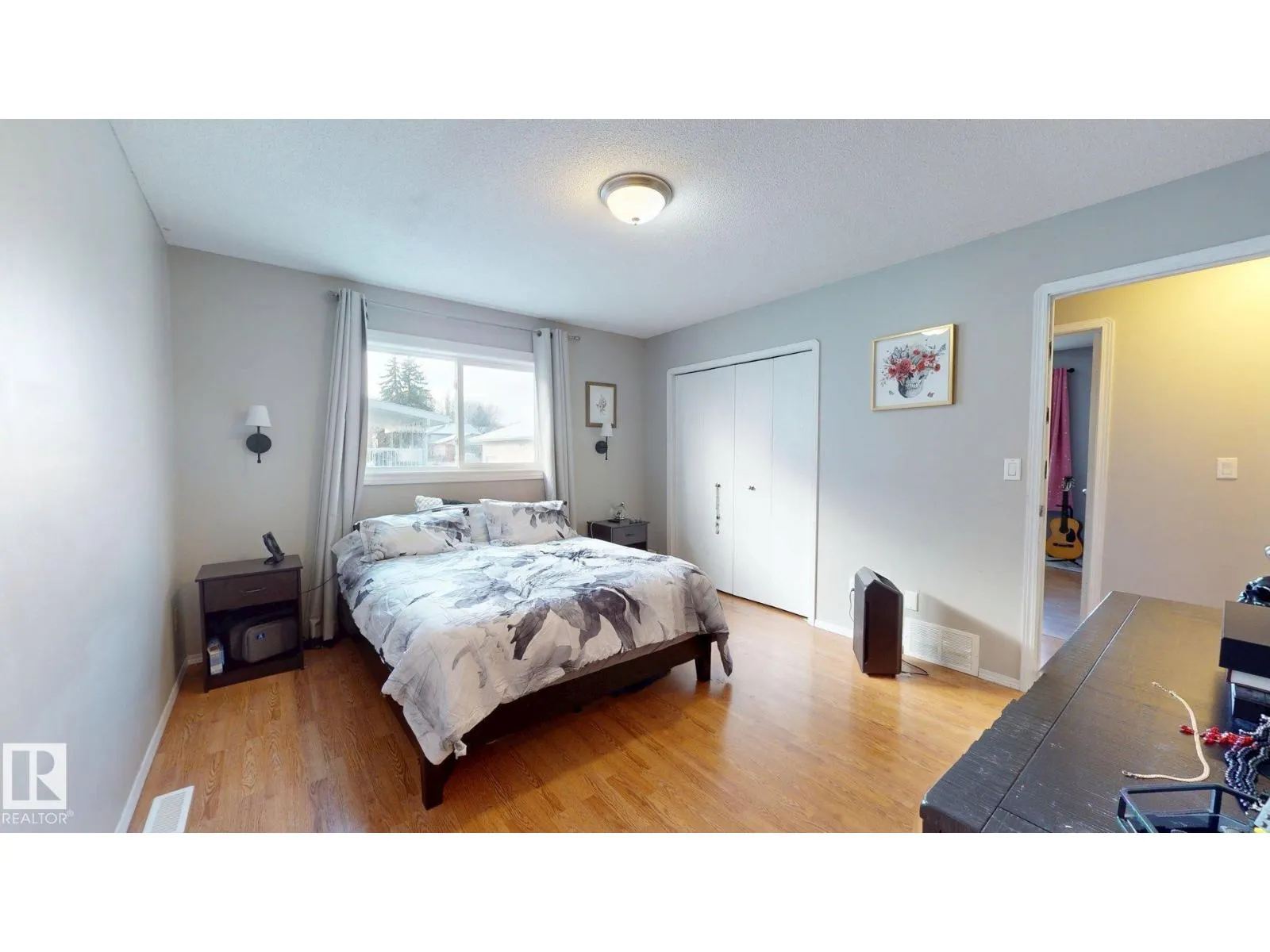 4013 Mackenzie AV