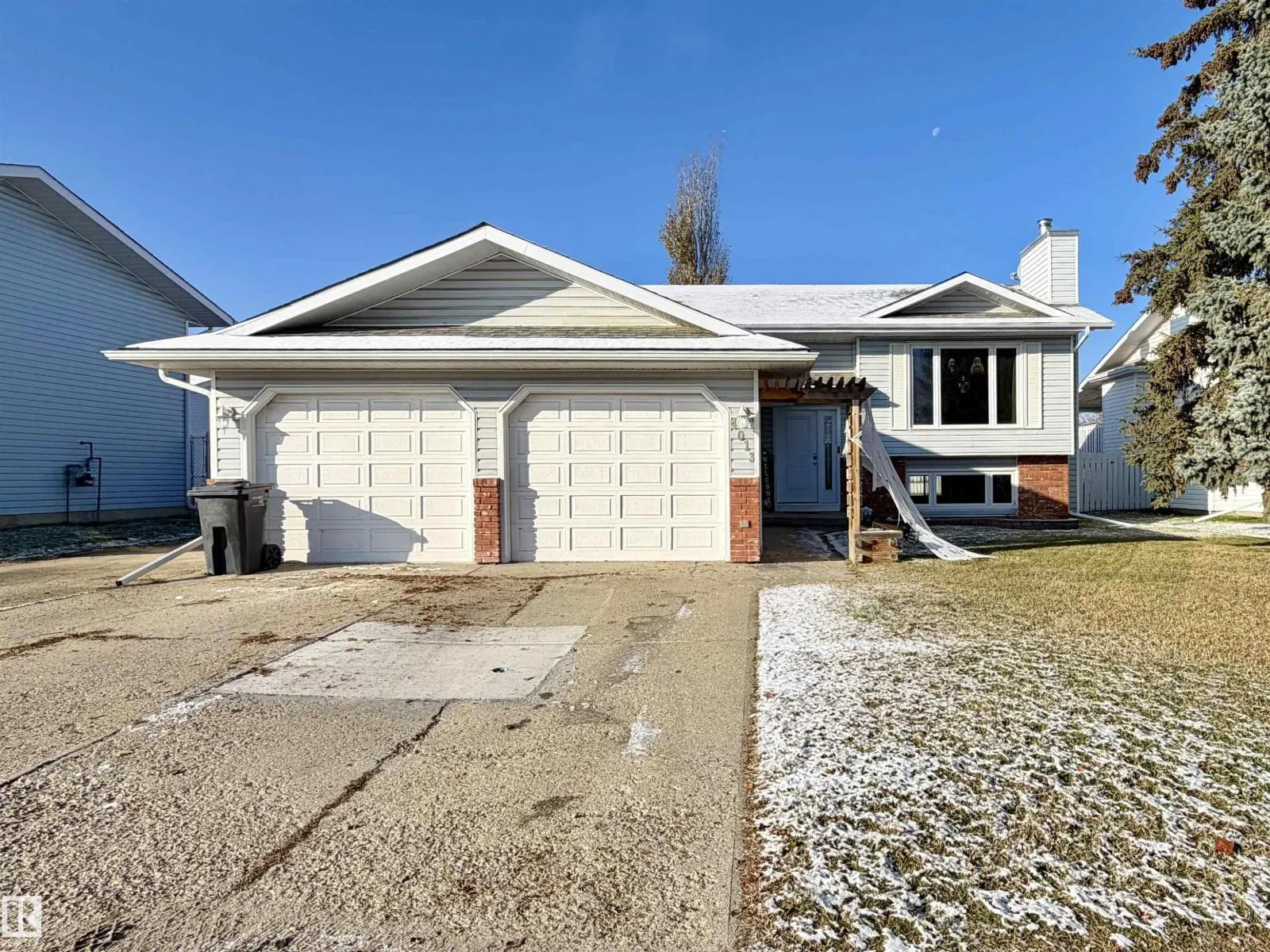 4013 Mackenzie AV