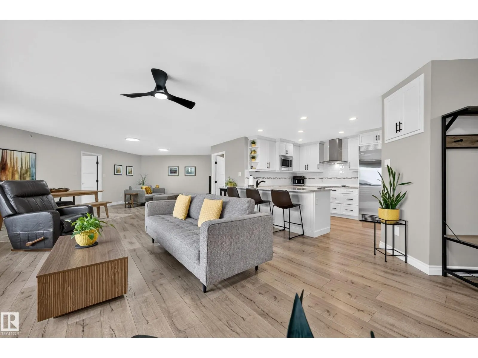#414 100 FOXHAVEN DR