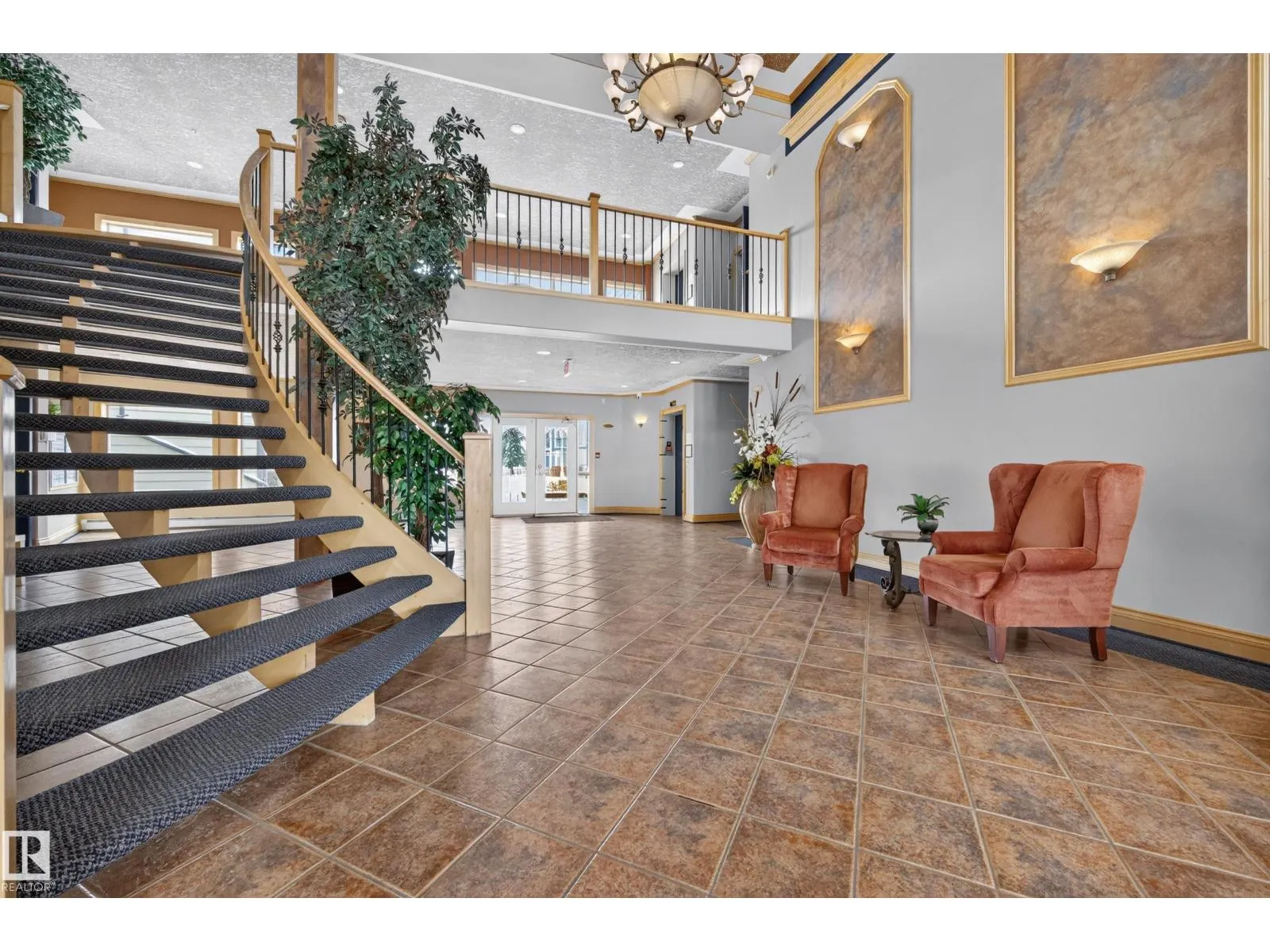 #414 100 FOXHAVEN DR