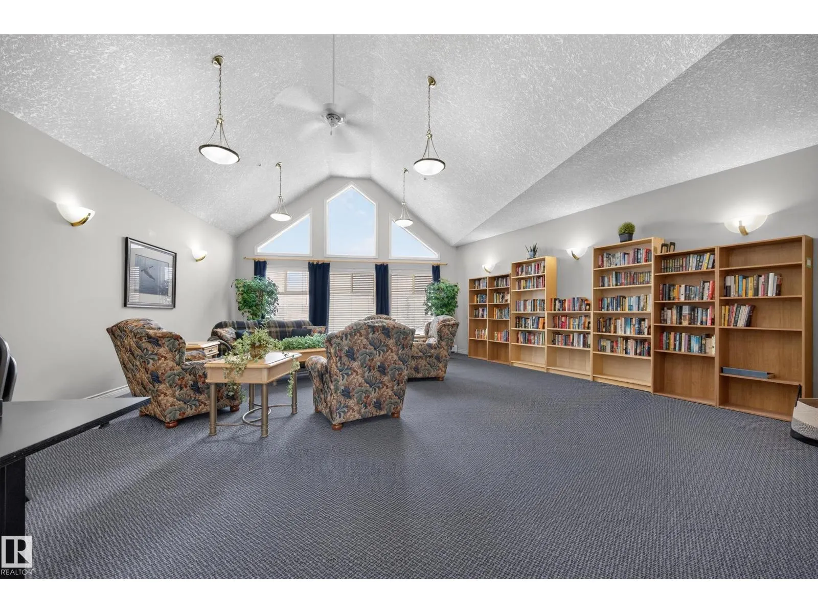 #414 100 FOXHAVEN DR