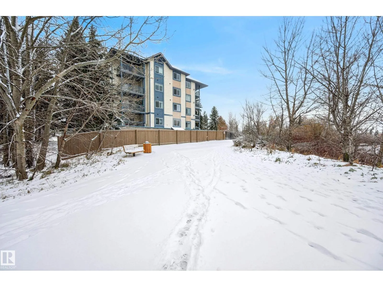 #414 100 FOXHAVEN DR