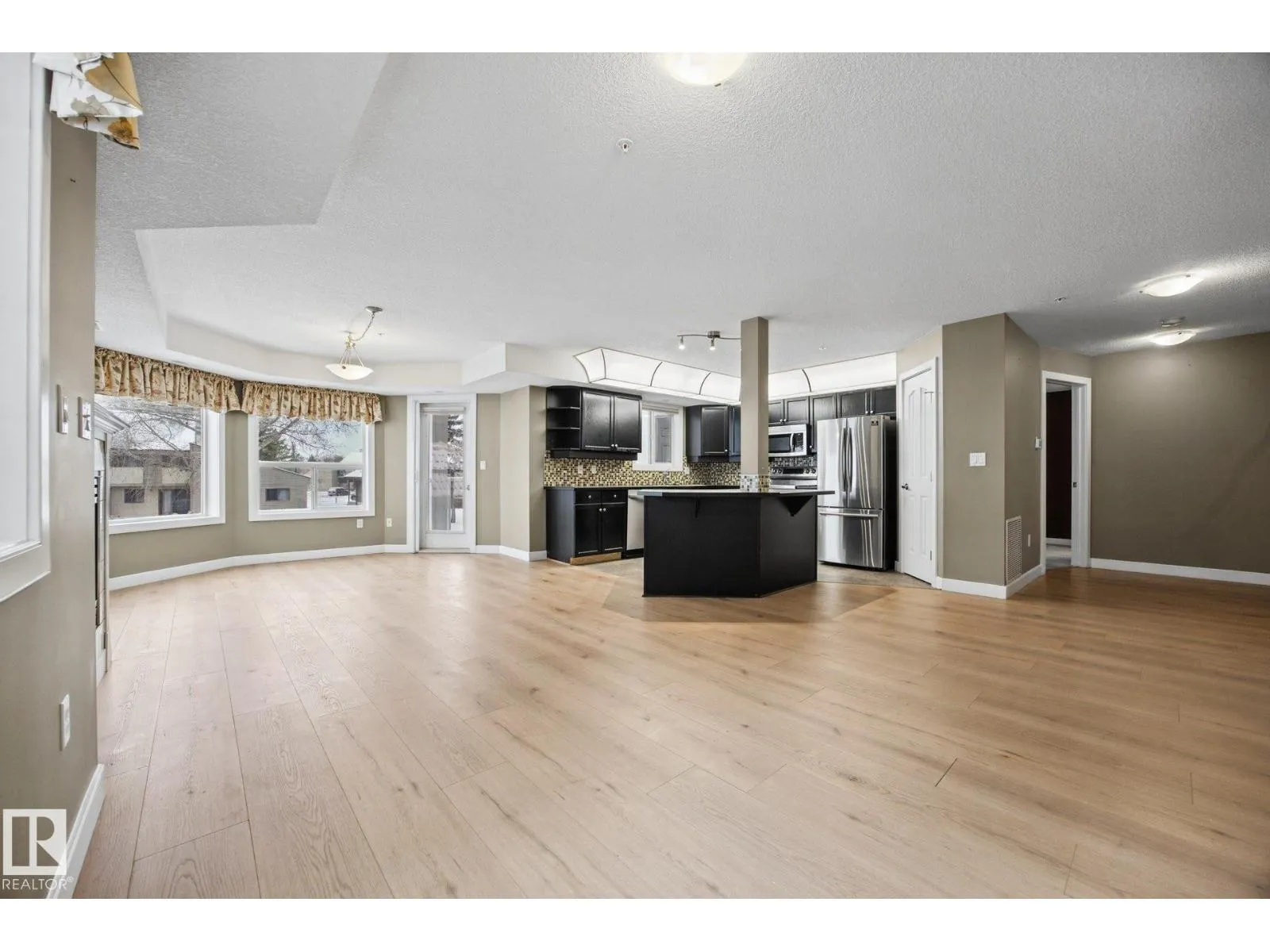 #201 6703 172 ST NW