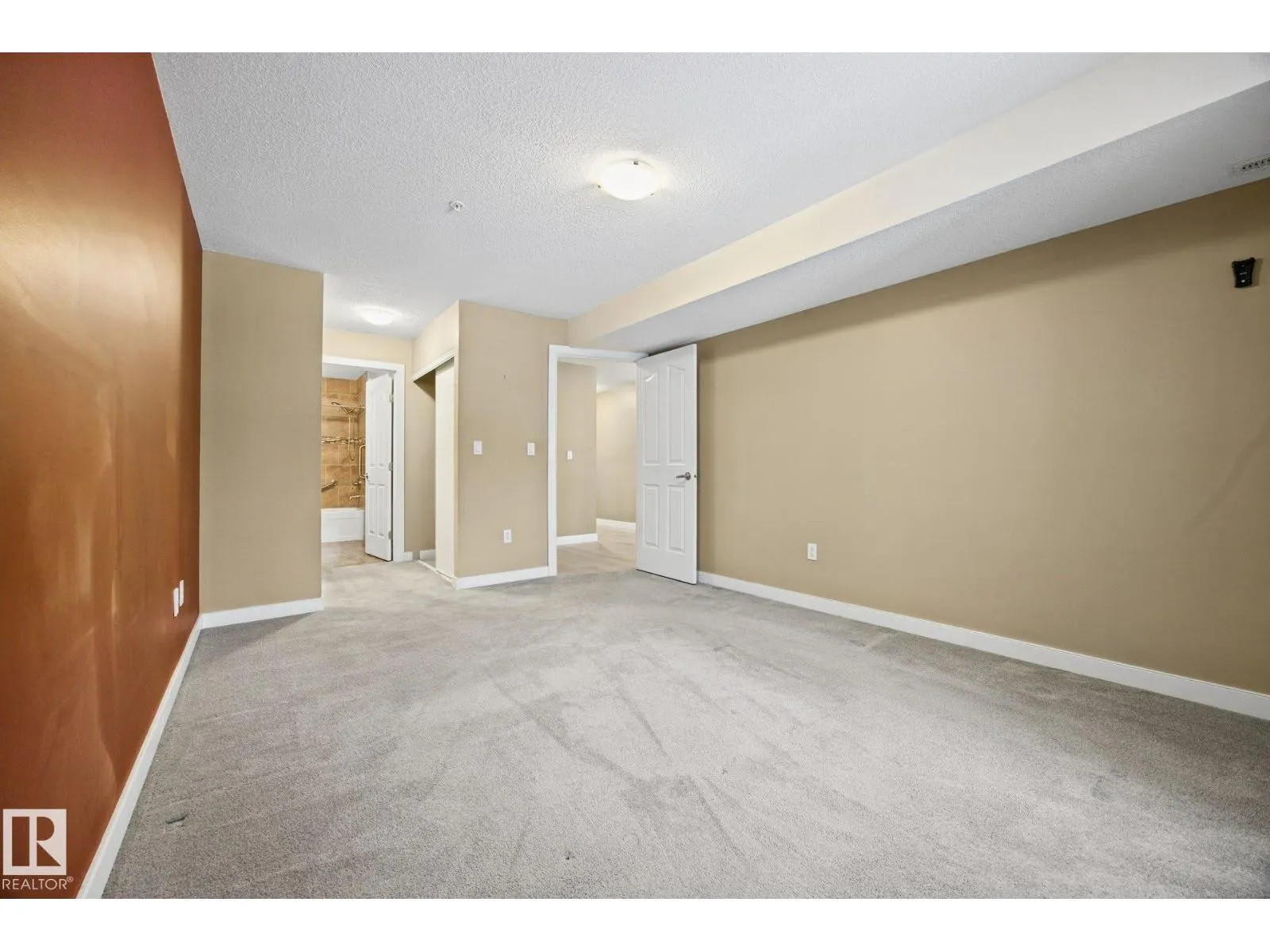 #201 6703 172 ST NW