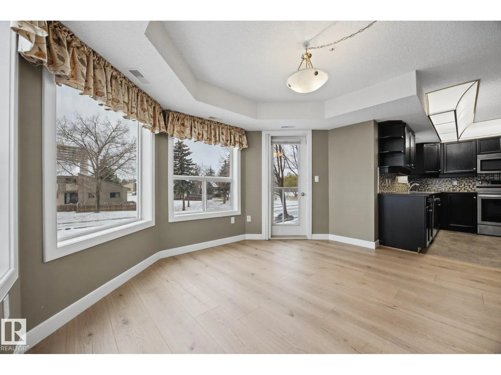 #201 6703 172 ST NW