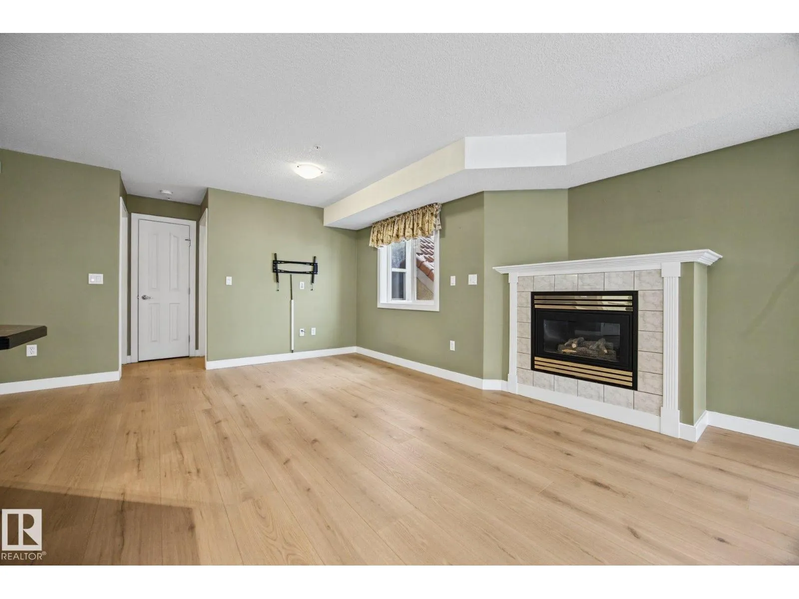 #201 6703 172 ST NW