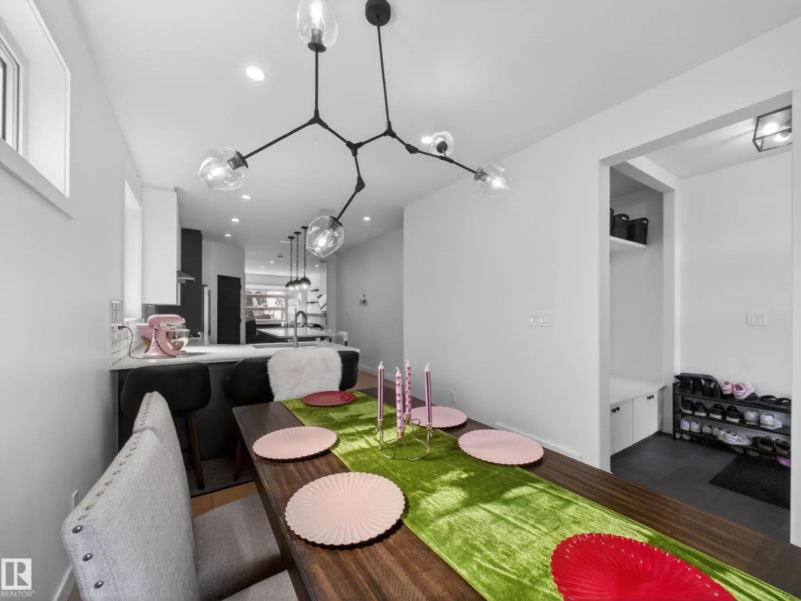 10449 143 ST NW