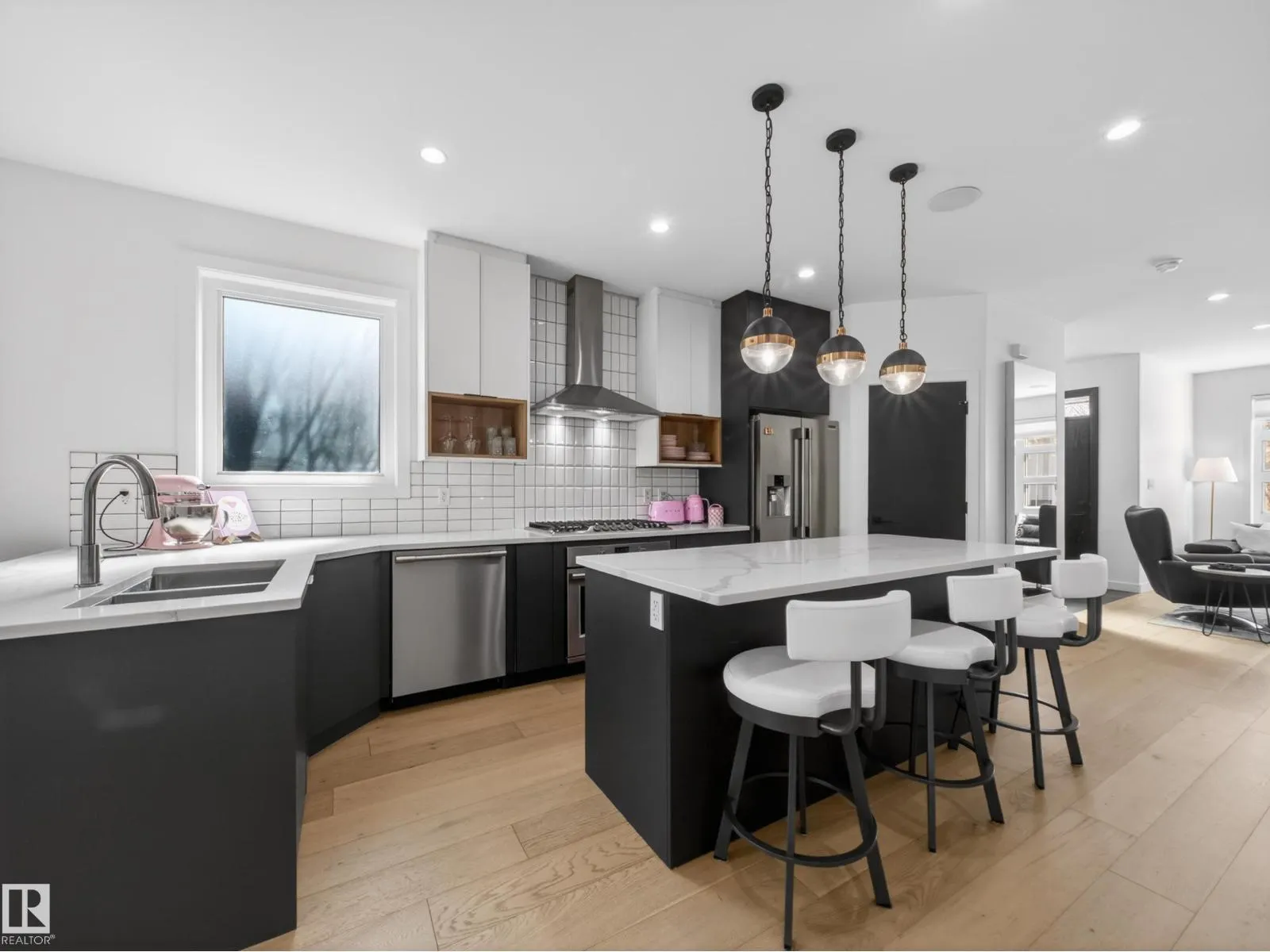 10449 143 ST NW