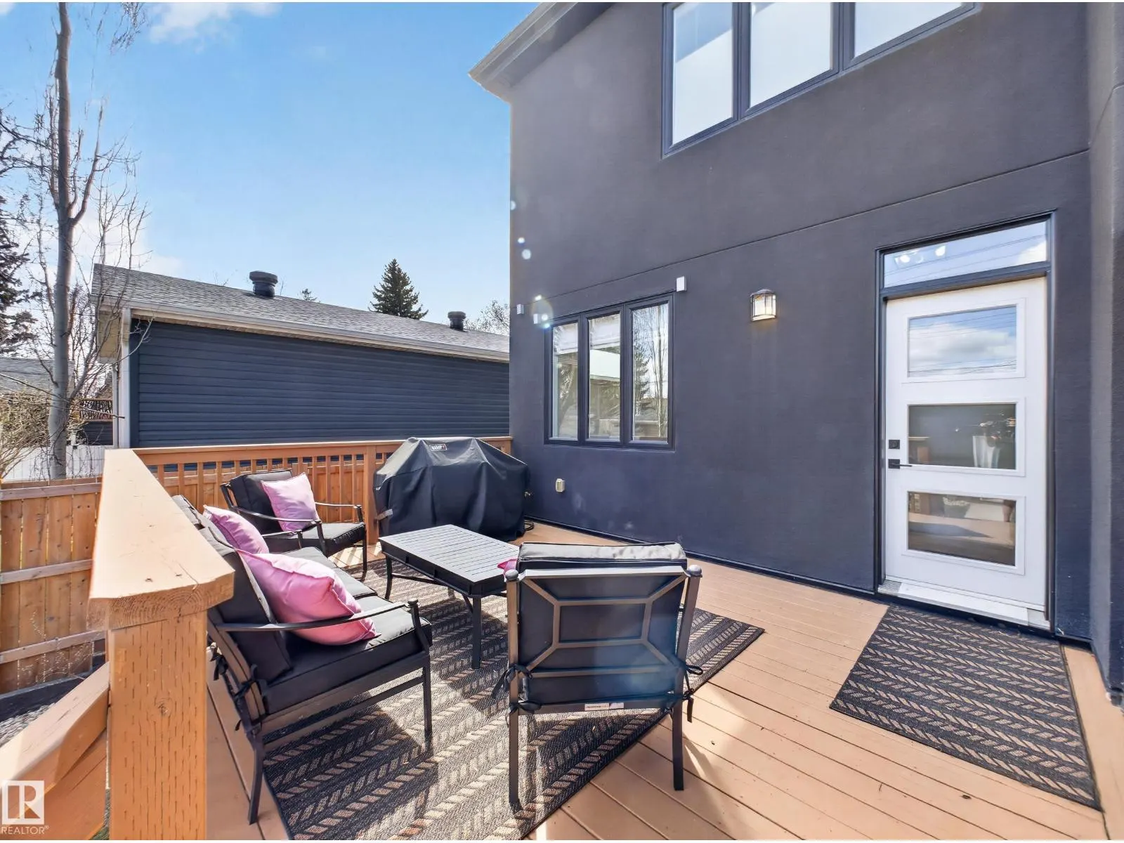 10449 143 ST NW