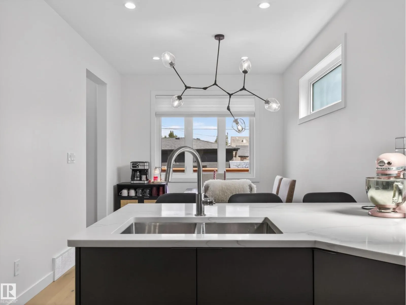 10449 143 ST NW