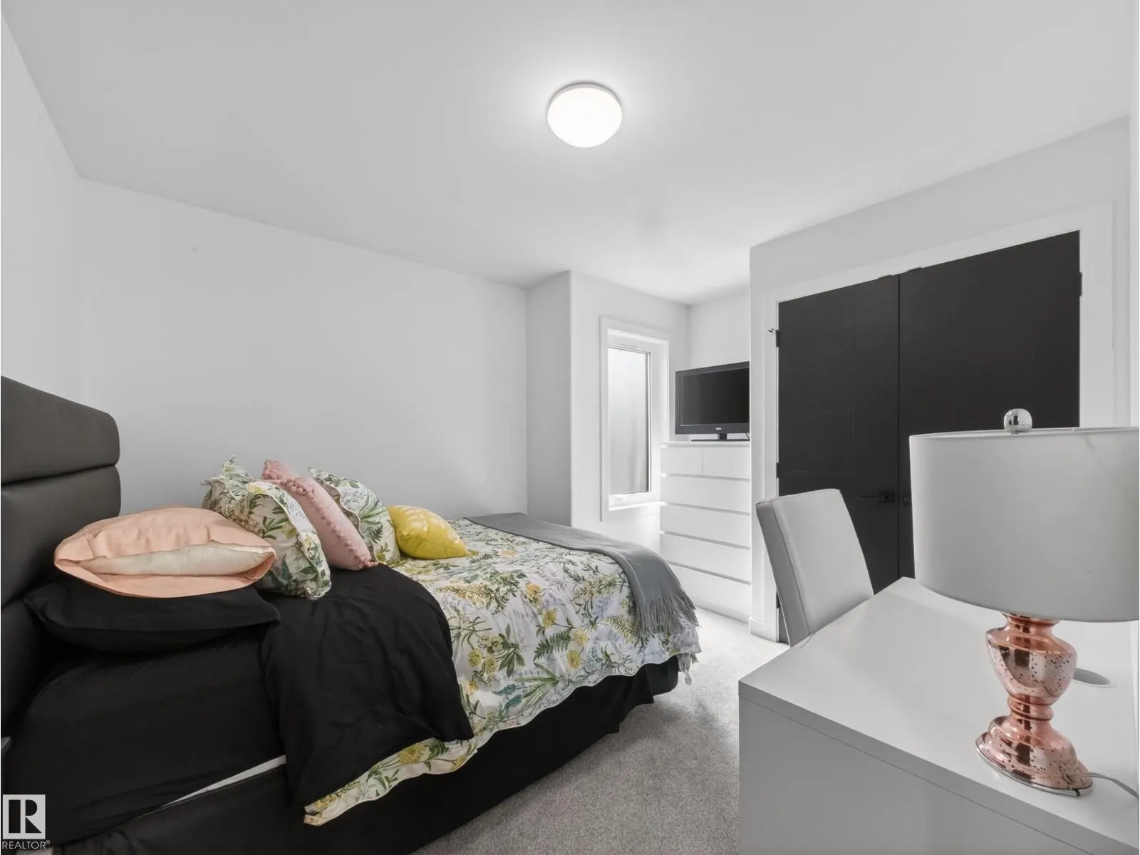 10449 143 ST NW