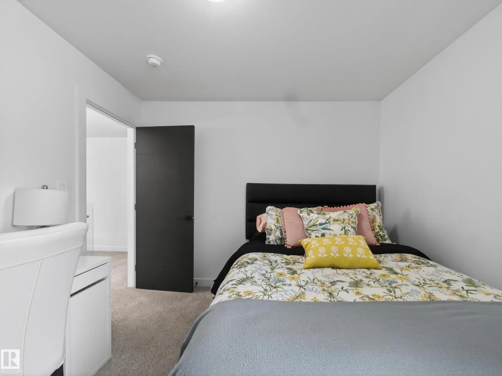 10449 143 ST NW