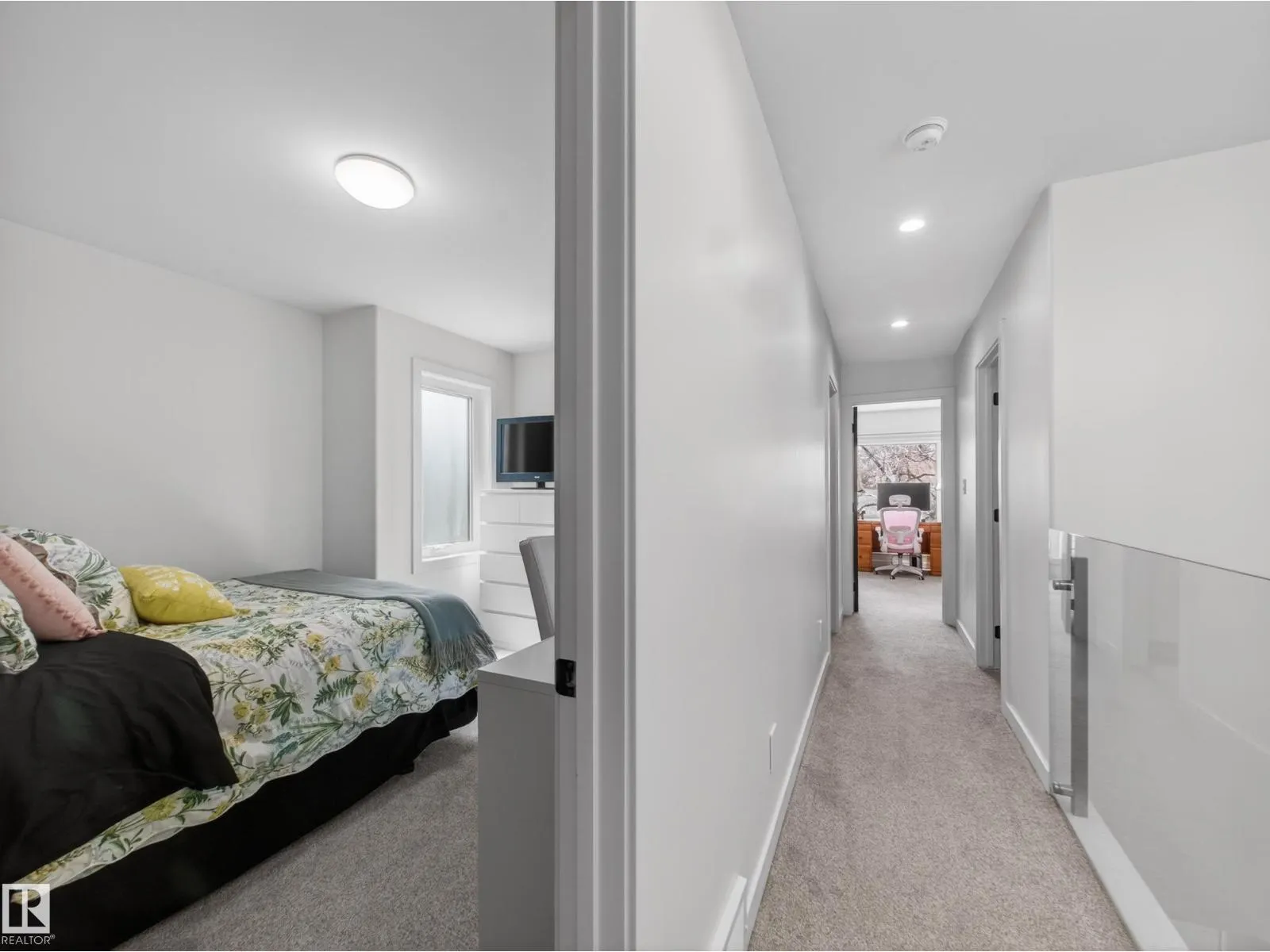 10449 143 ST NW