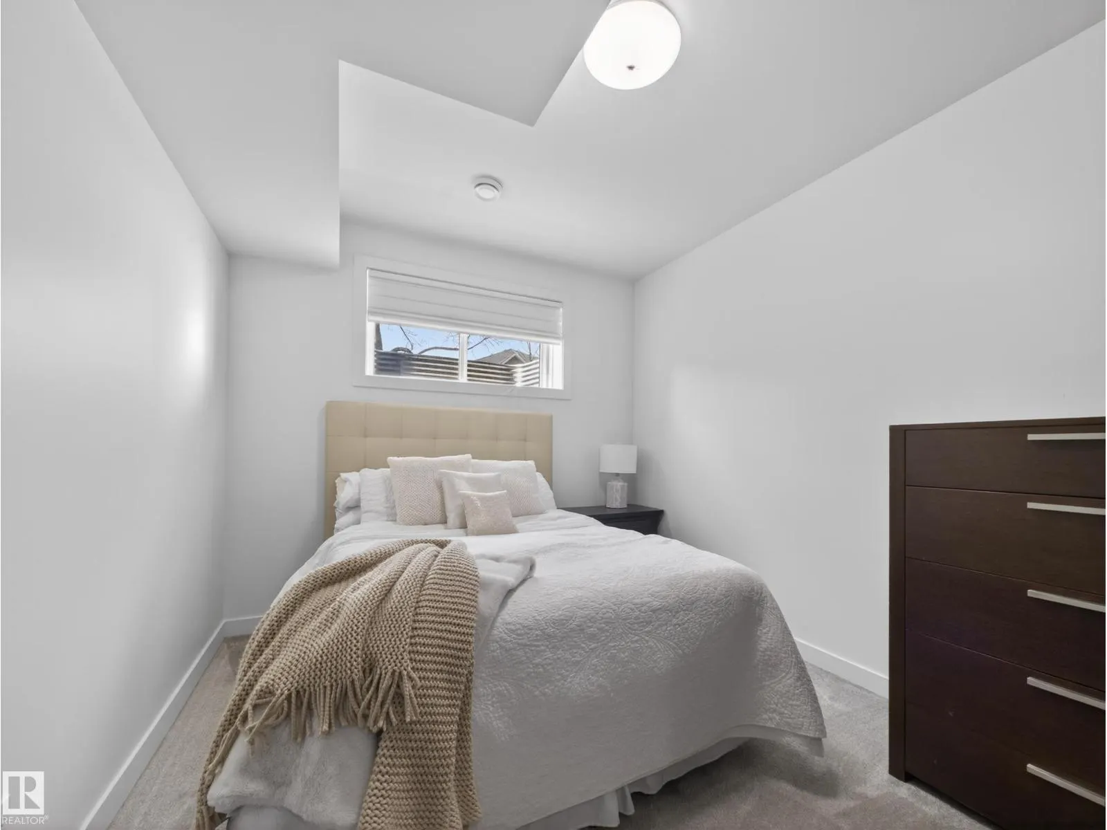 10449 143 ST NW