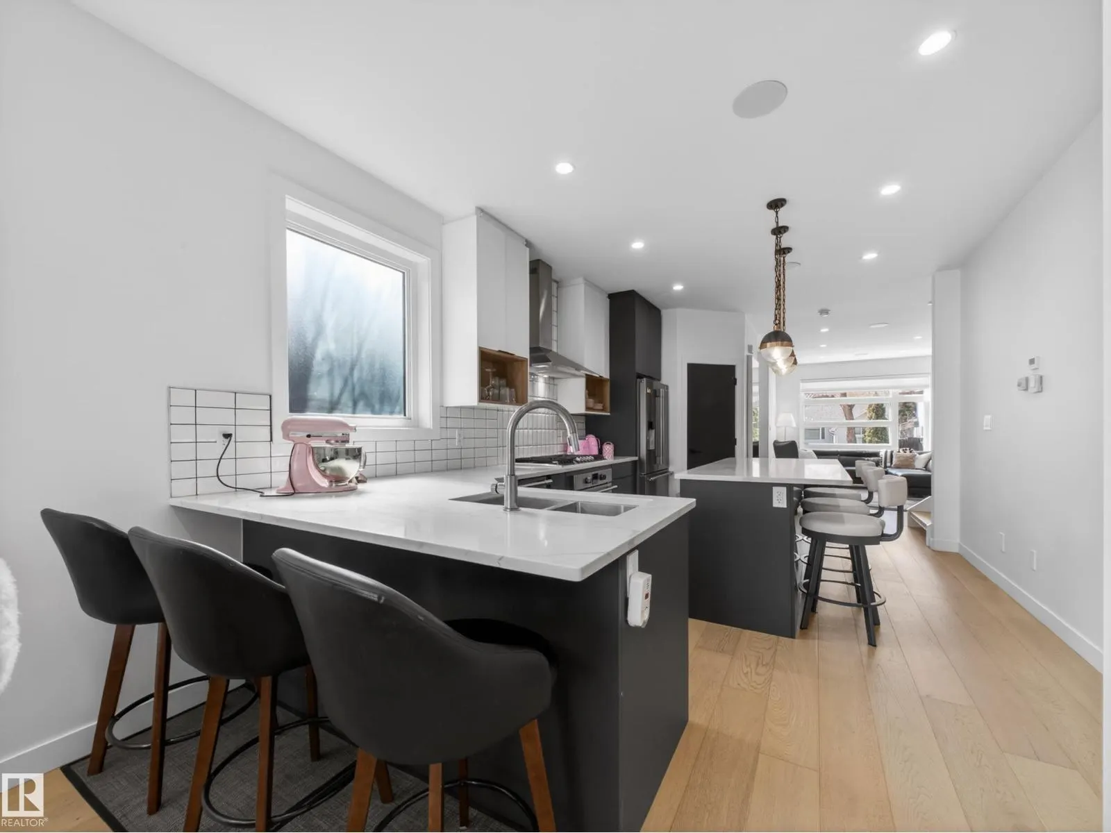 10449 143 ST NW