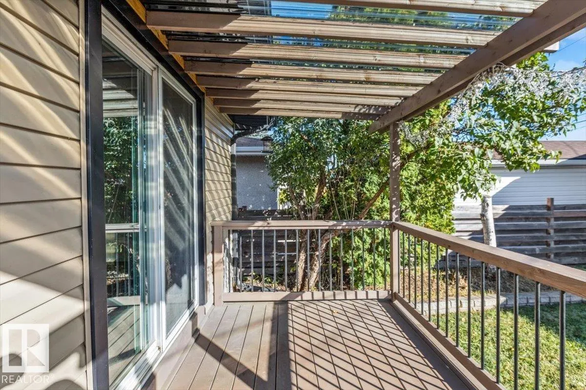 8907 136 AV NW