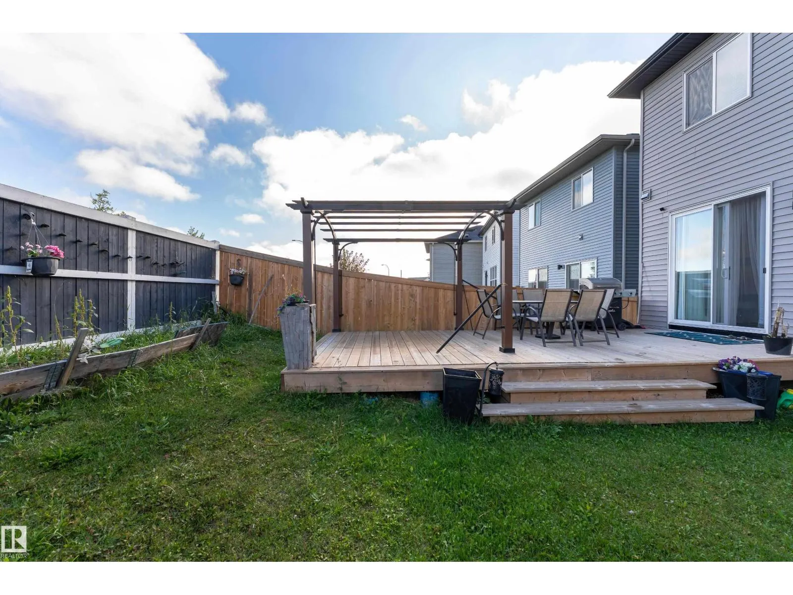 2824 152 AV NW