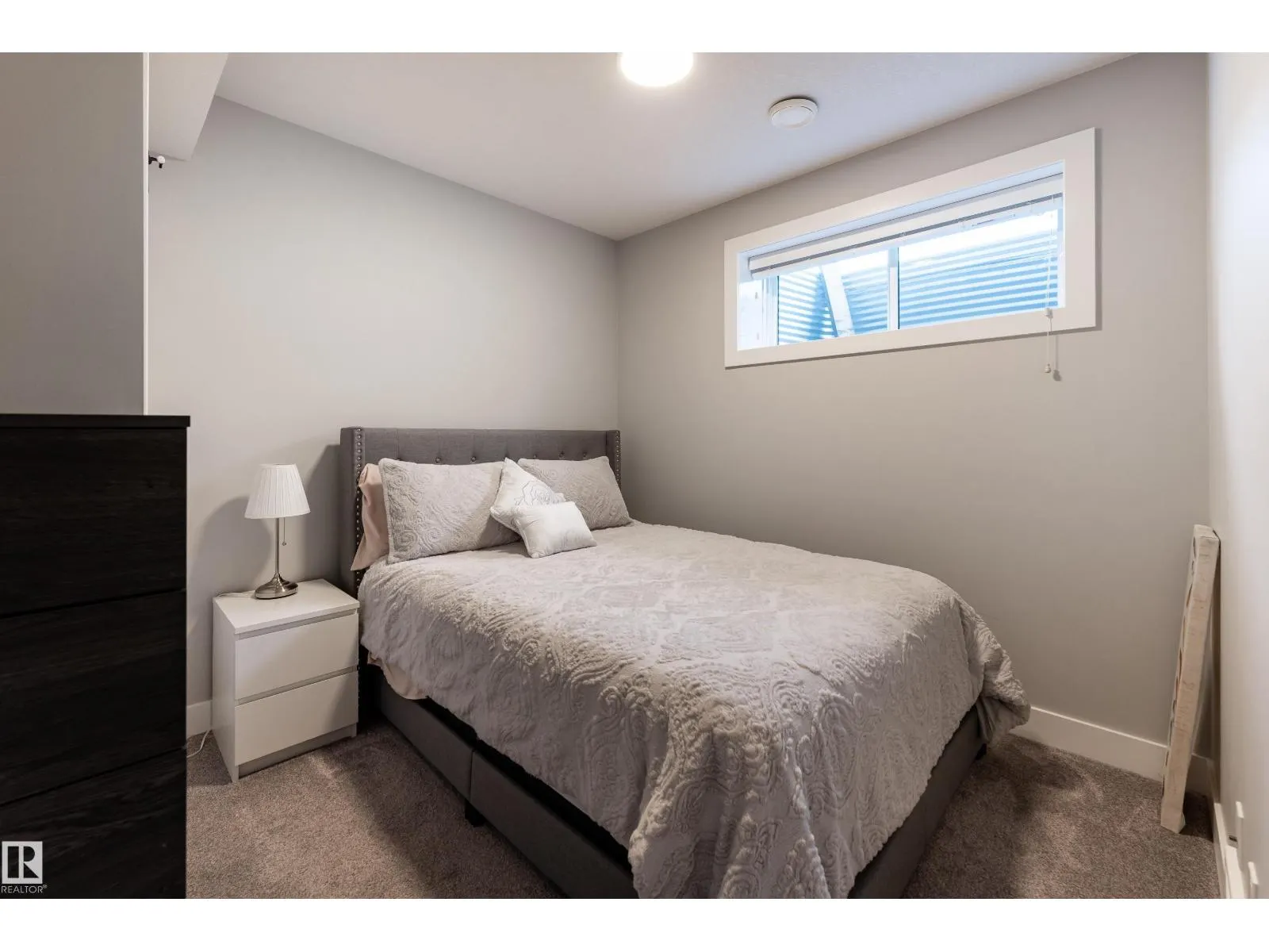 2824 152 AV NW