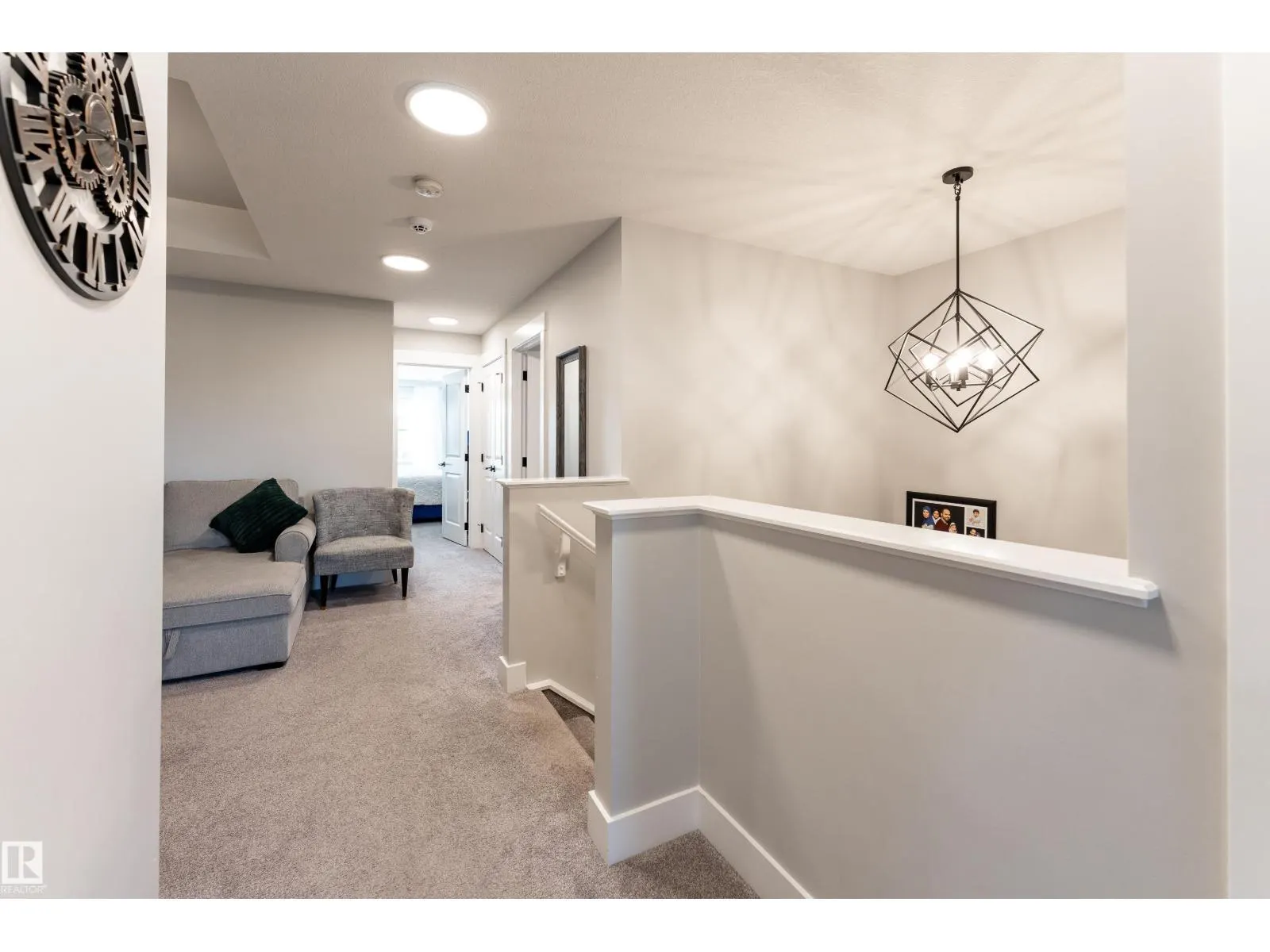 2824 152 AV NW