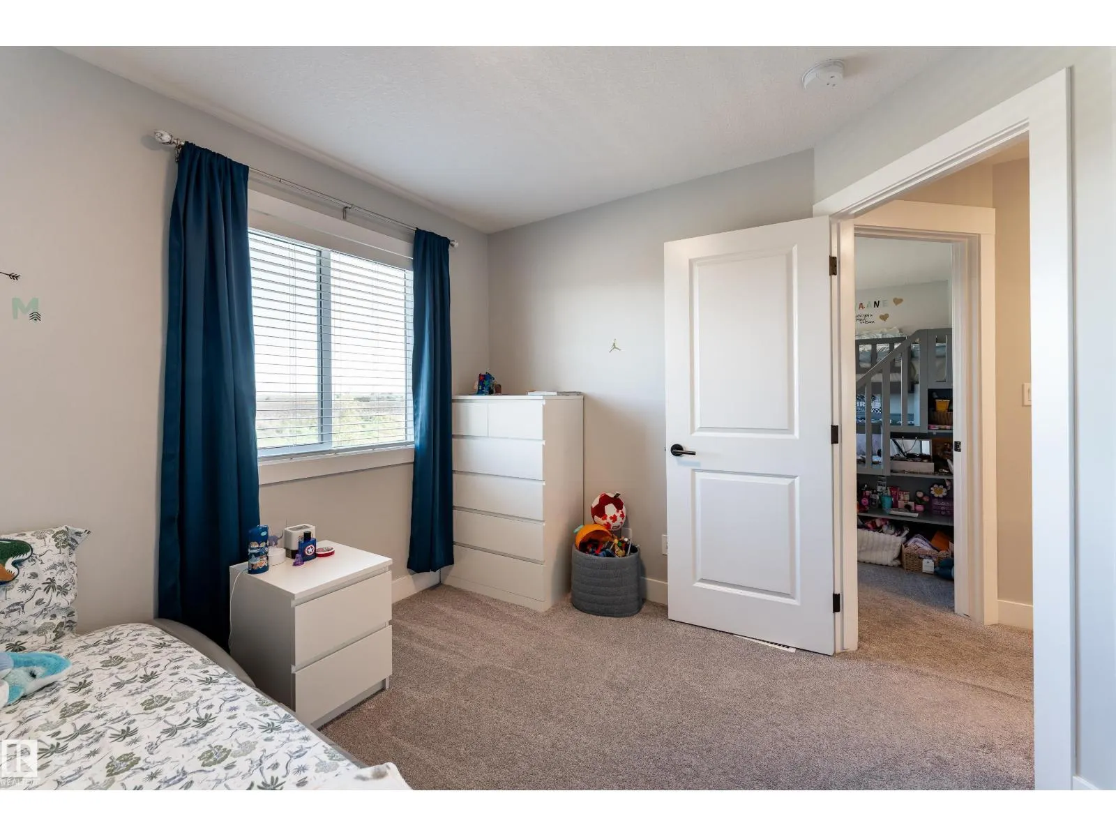 2824 152 AV NW