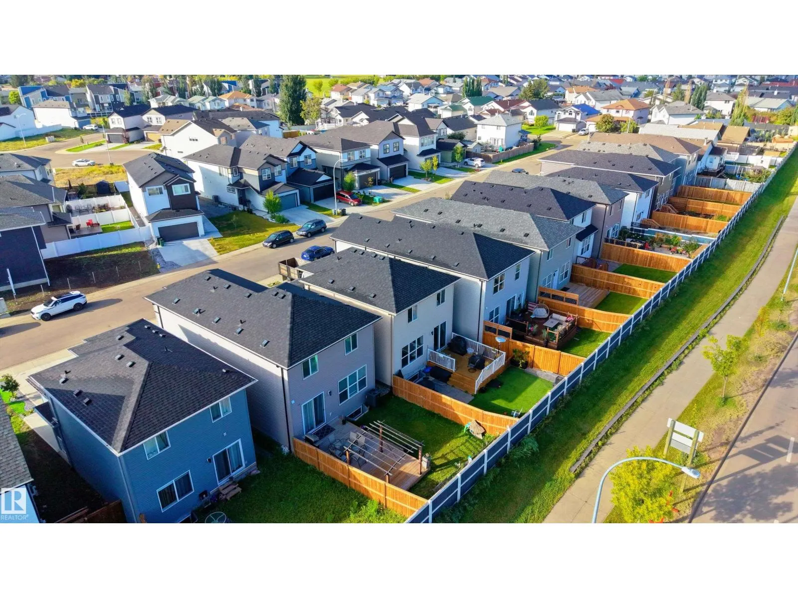 2824 152 AV NW