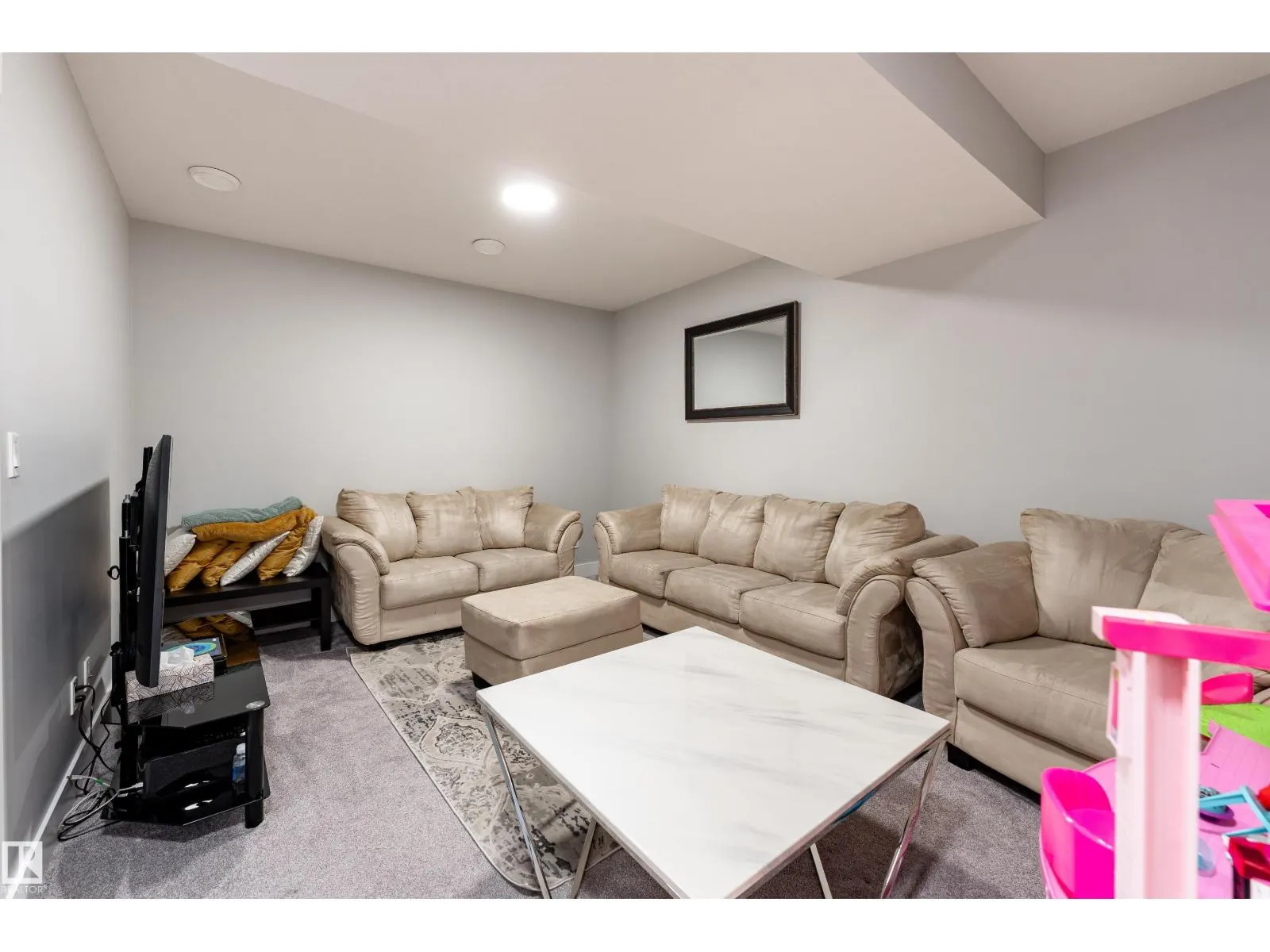 2824 152 AV NW