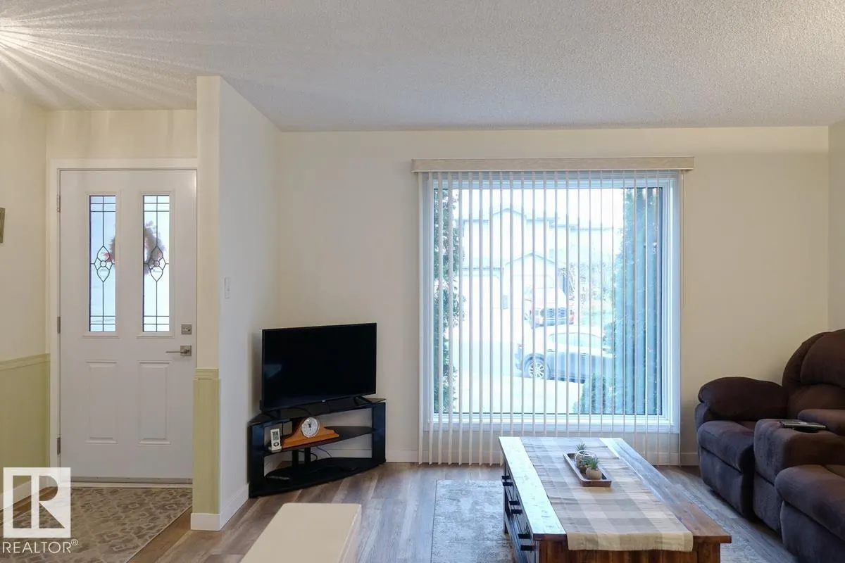 26 RIVERPOINTE DR