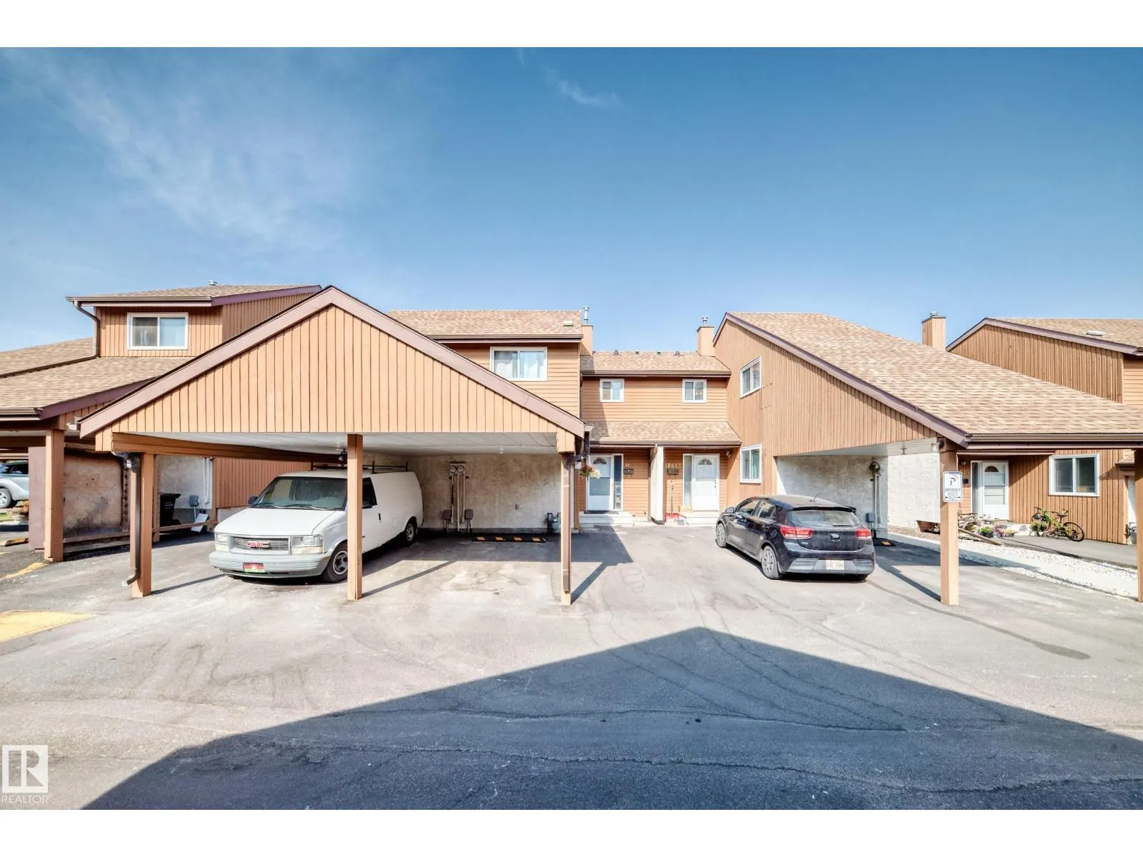 18611 66 AV NW