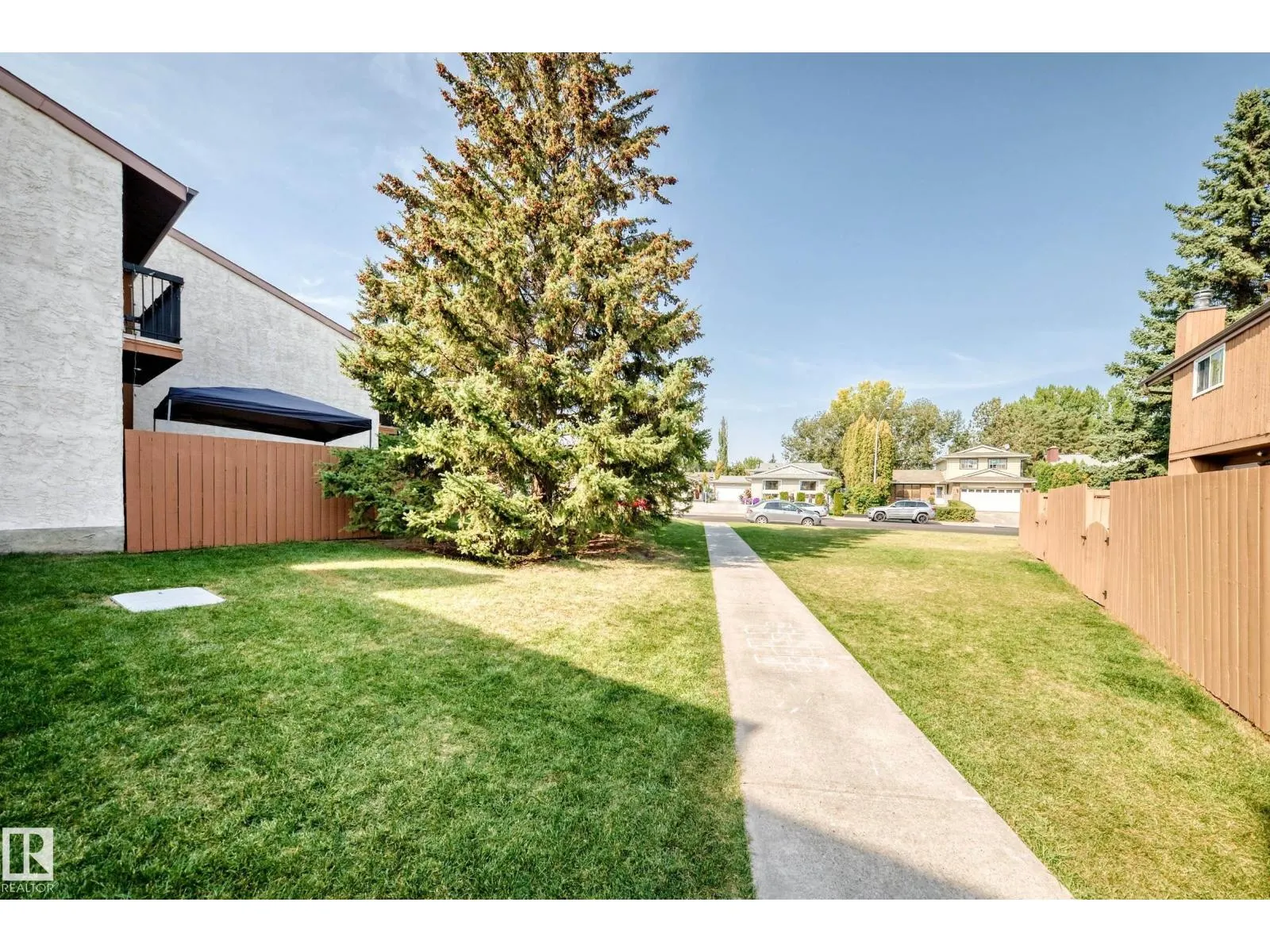18611 66 AV NW