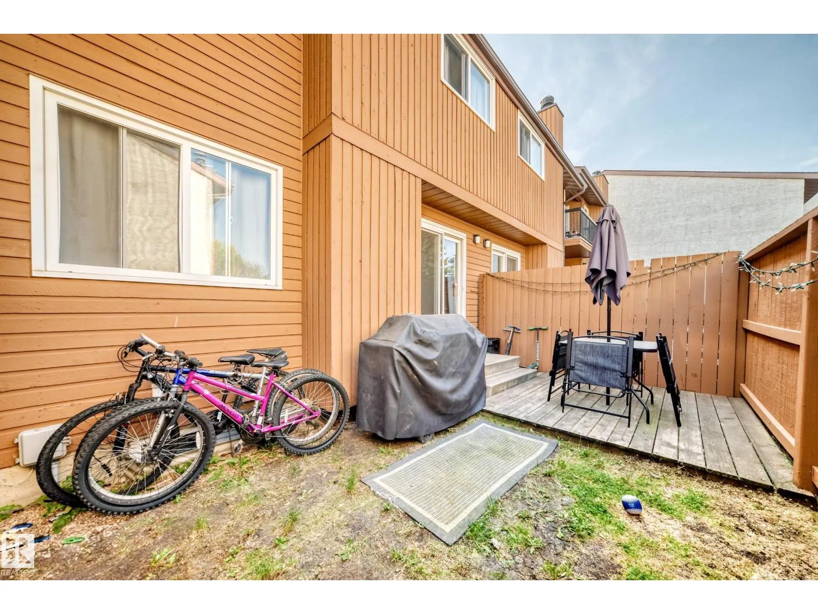18611 66 AV NW