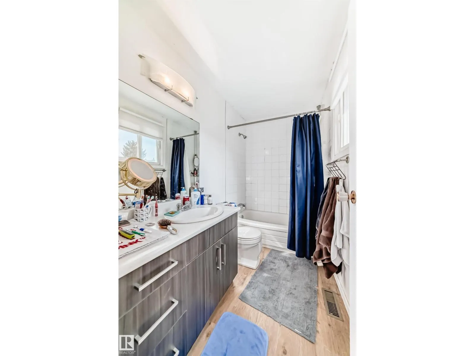 18611 66 AV NW