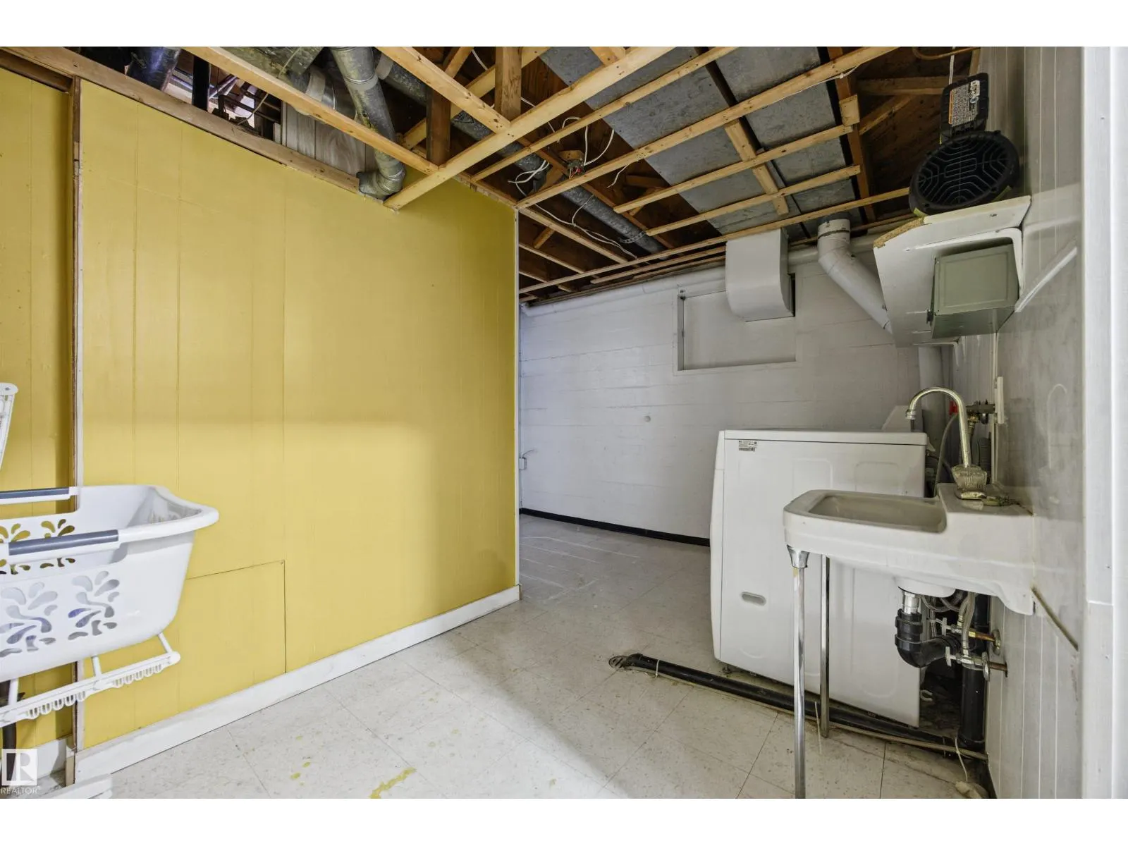 12001 49 ST NW