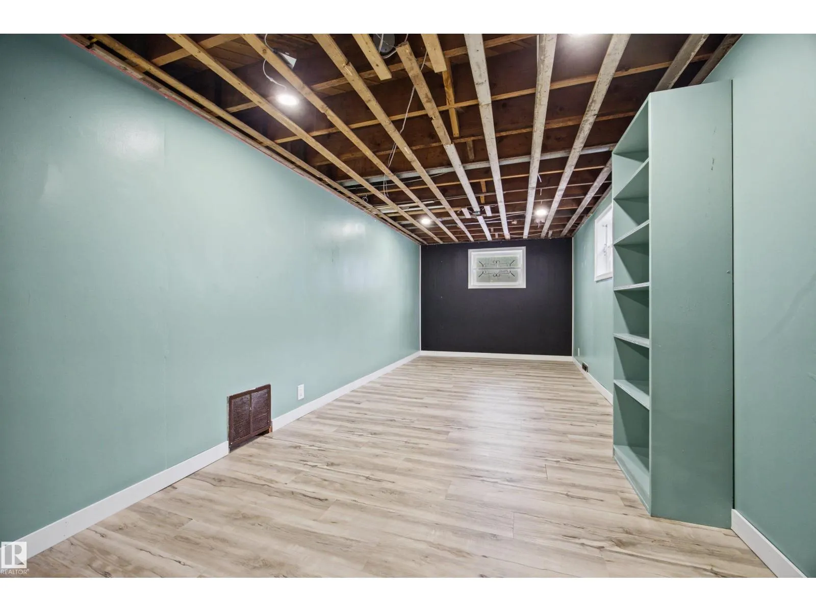 12001 49 ST NW