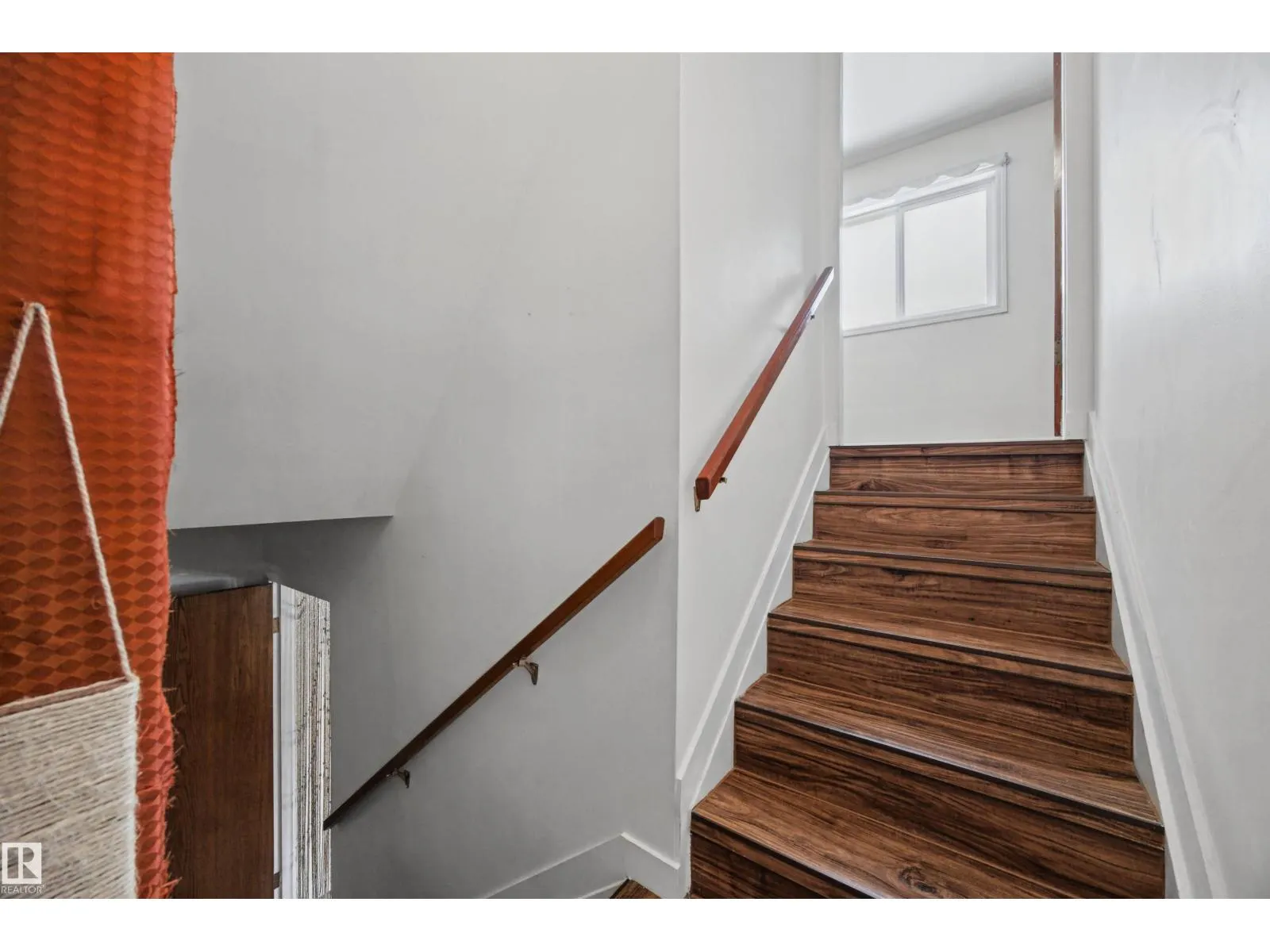 12001 49 ST NW