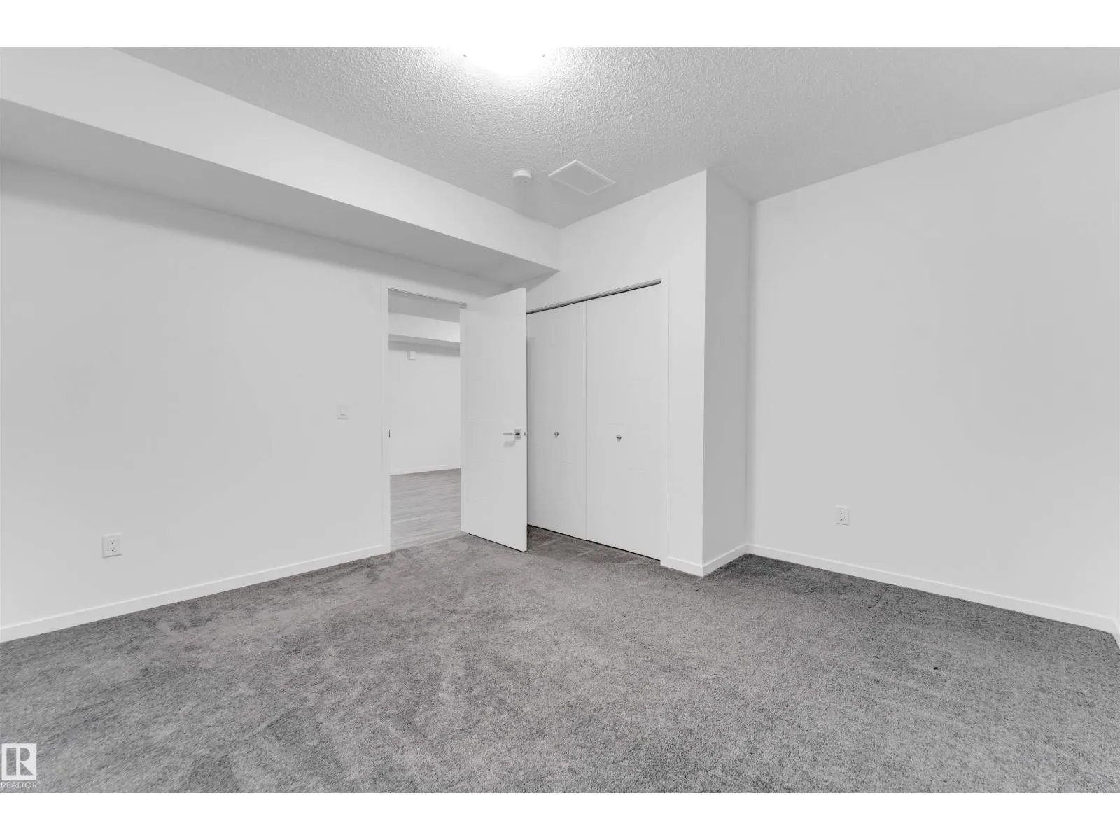 2512 13 AV NW