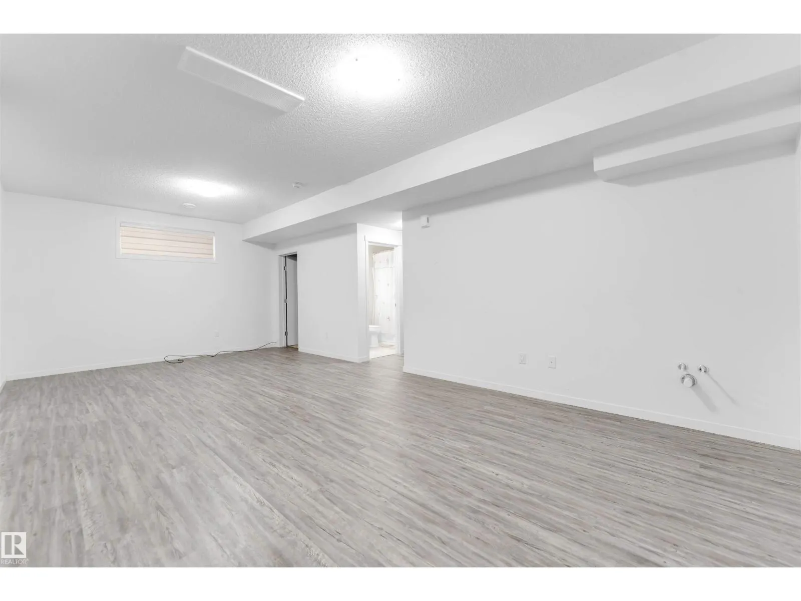2512 13 AV NW