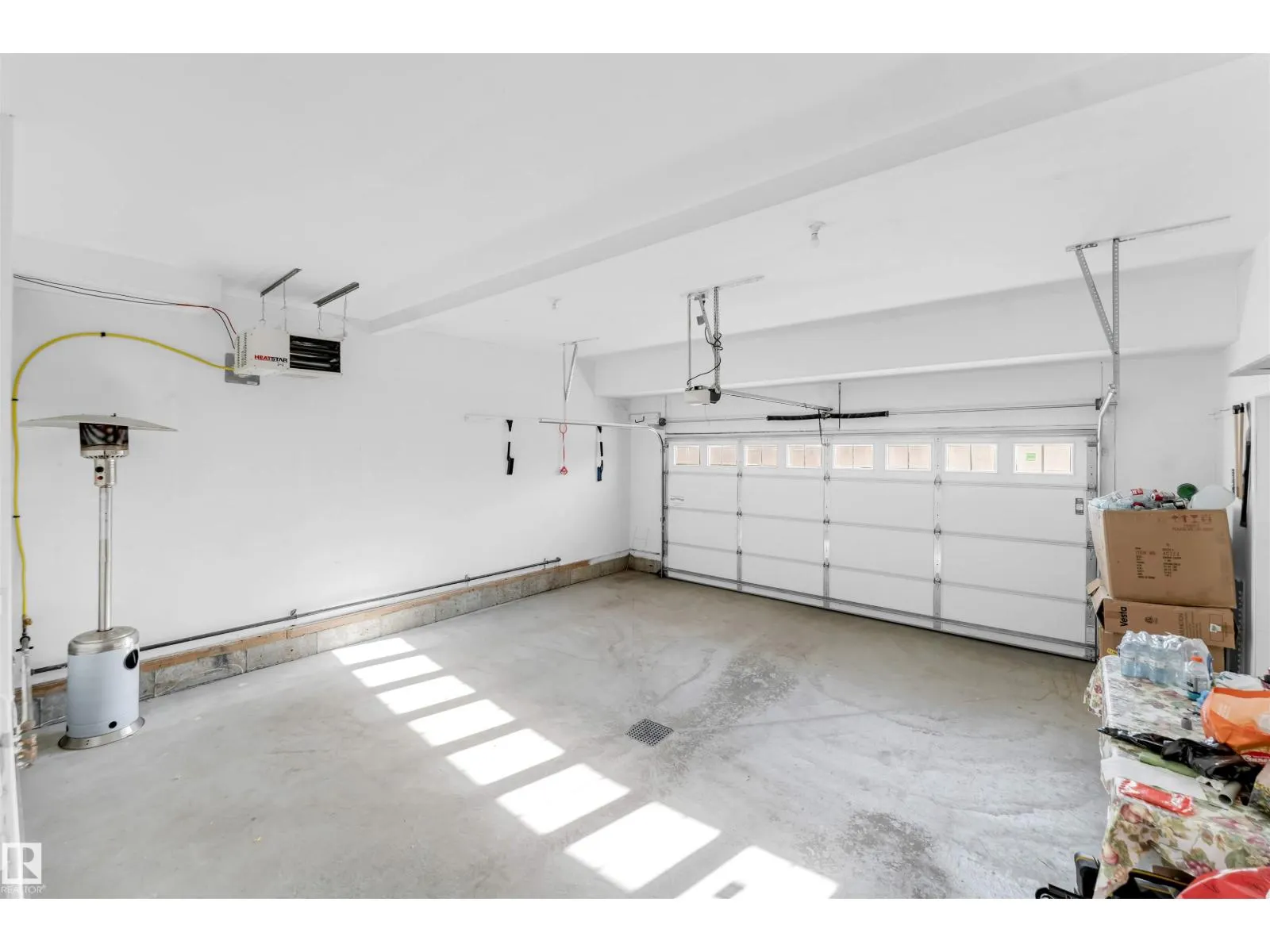 2512 13 AV NW