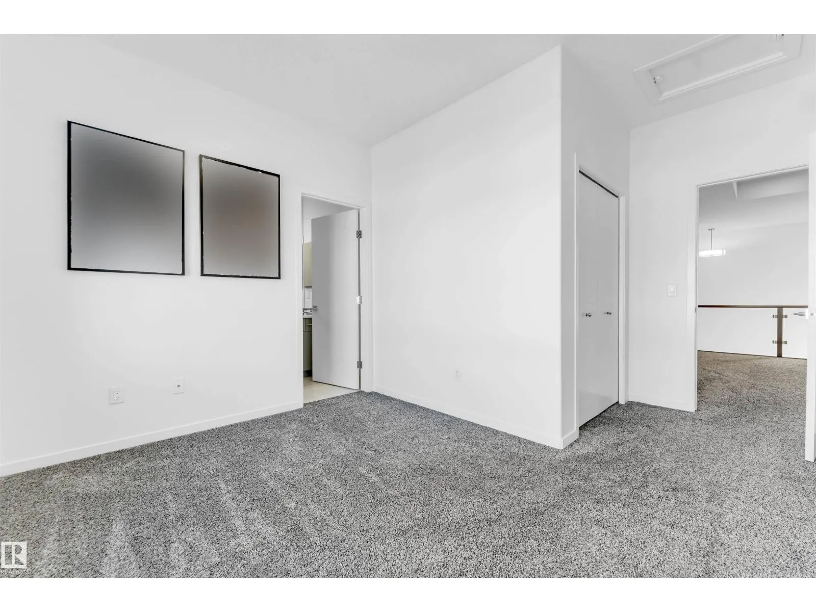 2512 13 AV NW