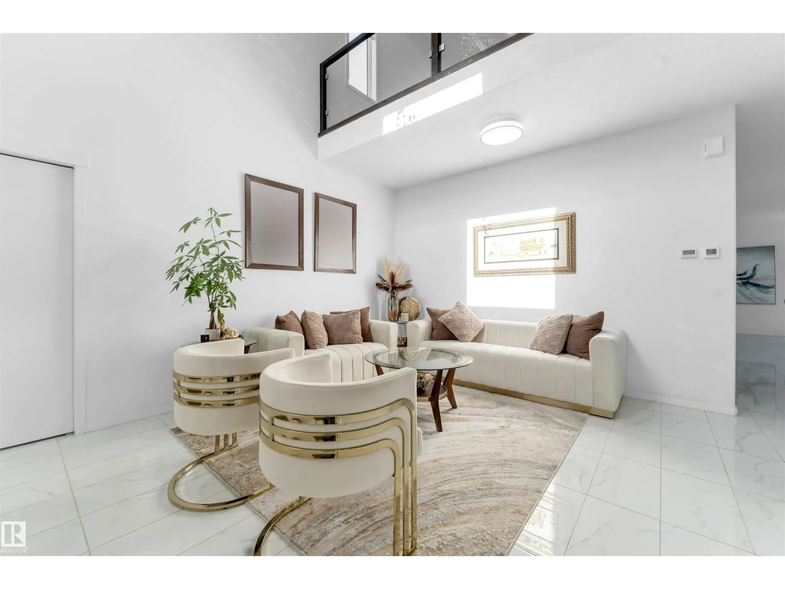 2512 13 AV NW