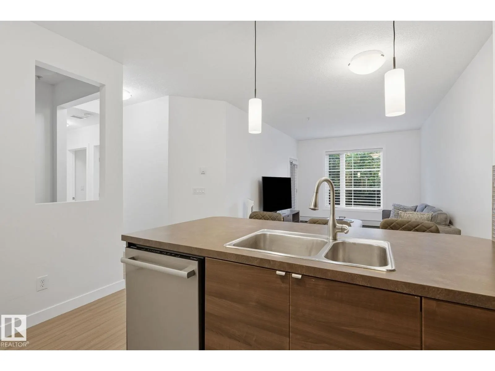 #108 2590 ANDERSON WY SW