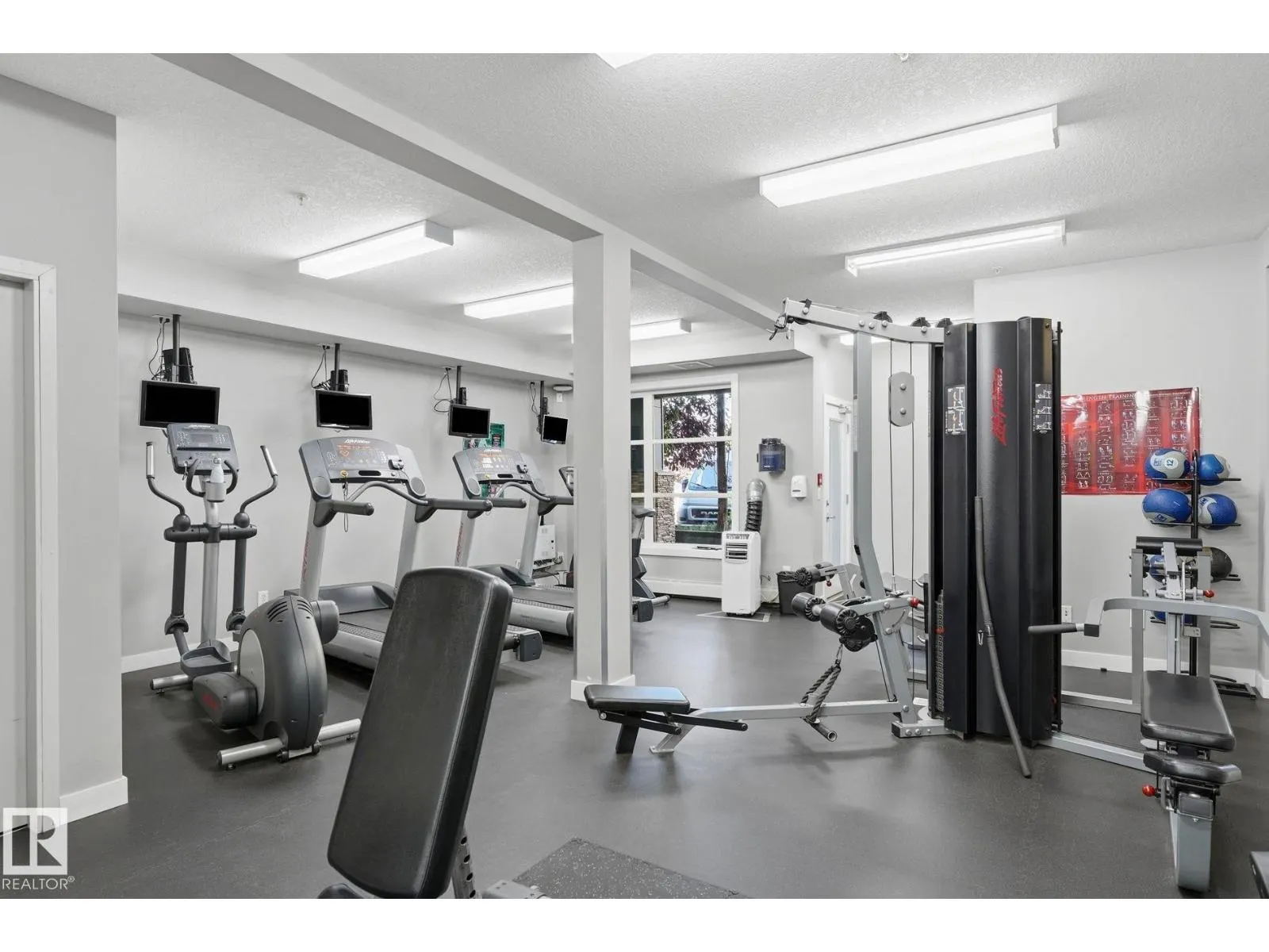 #108 2590 ANDERSON WY SW