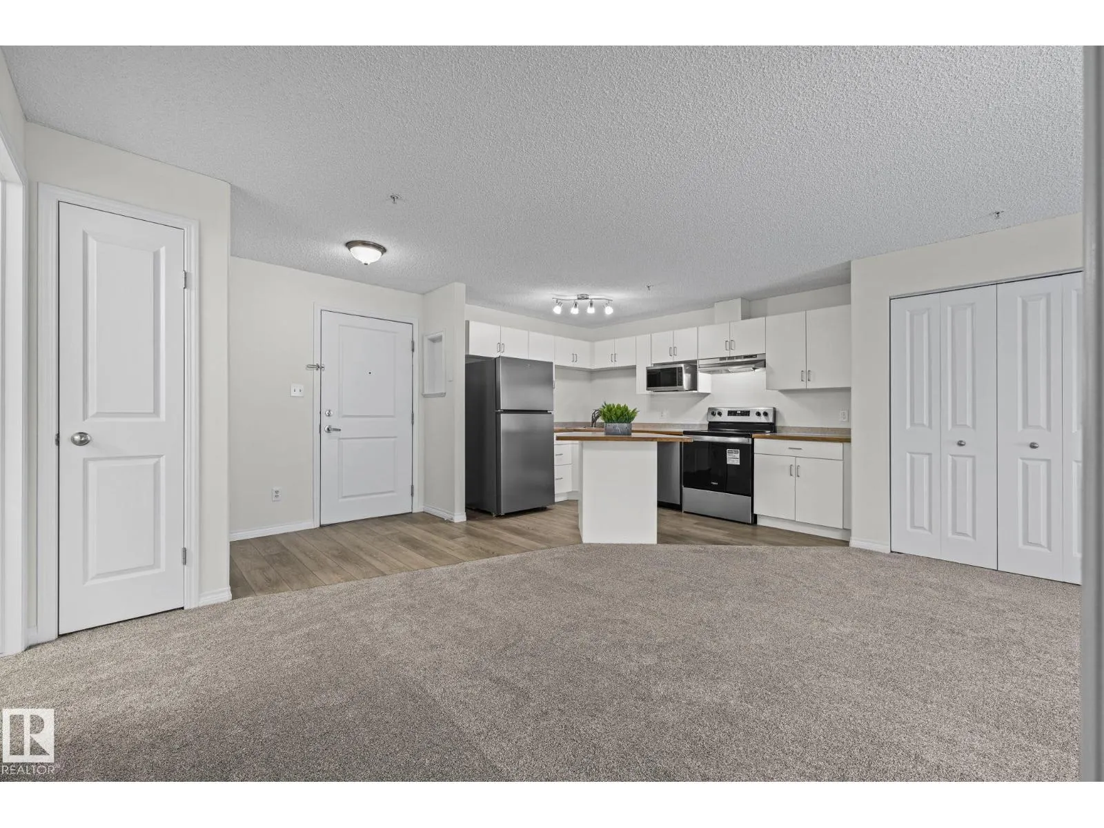 #211 11325 83 ST NW