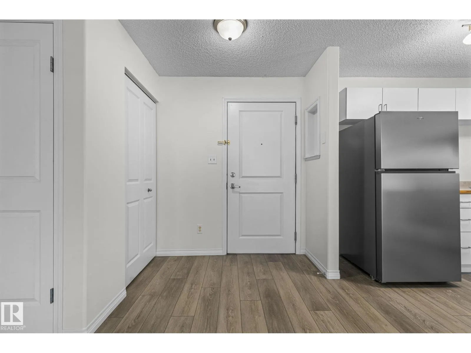 #211 11325 83 ST NW