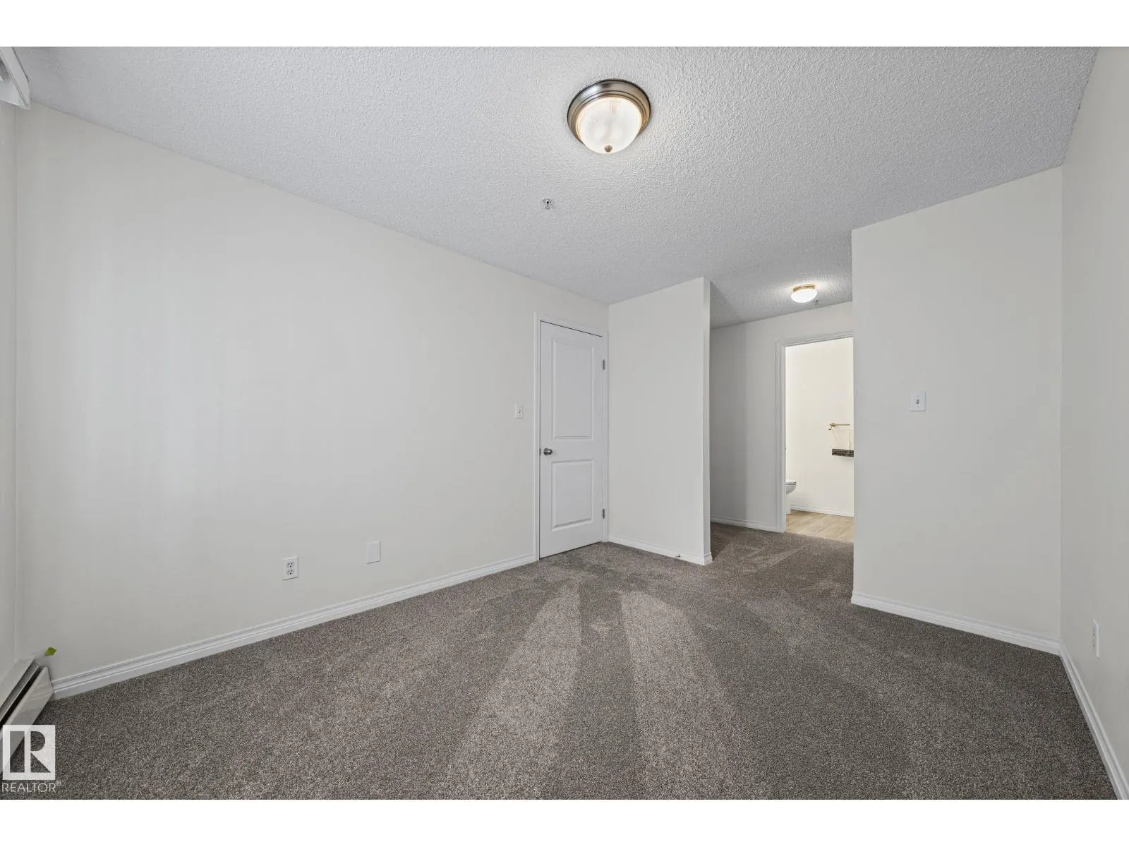 #211 11325 83 ST NW