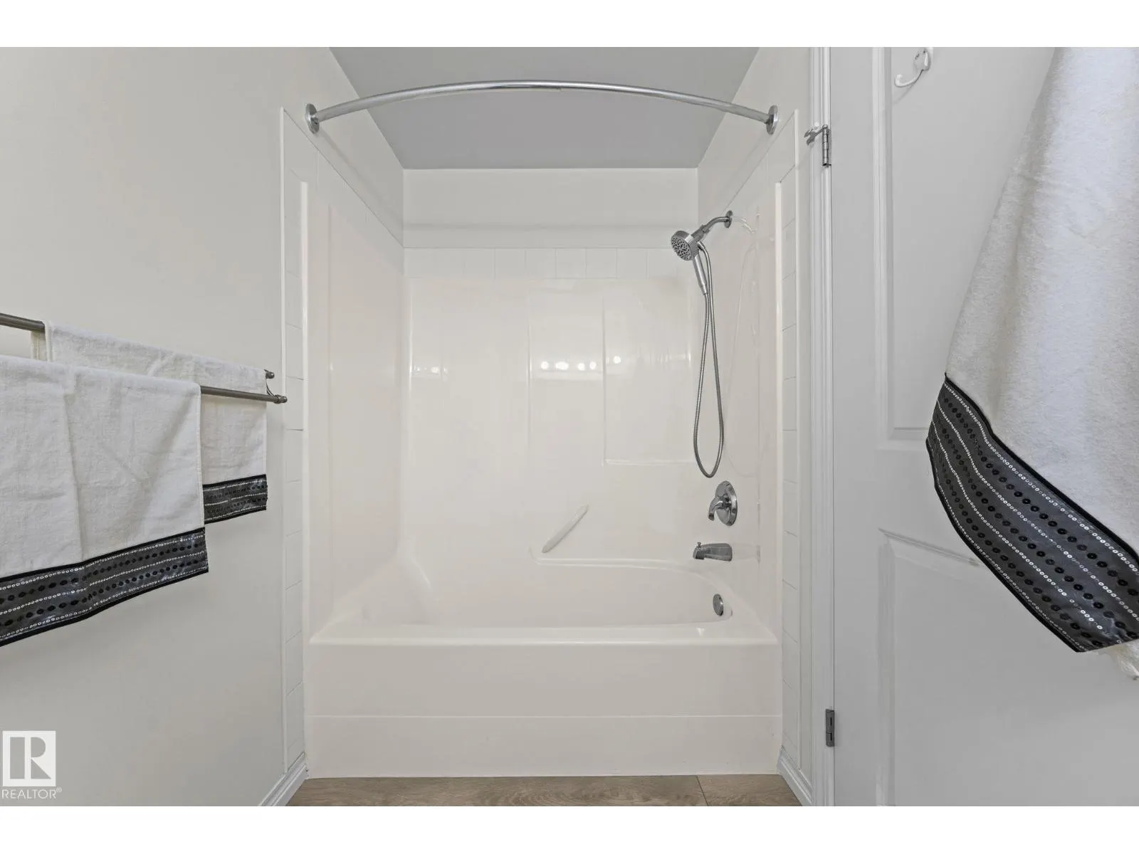 #211 11325 83 ST NW