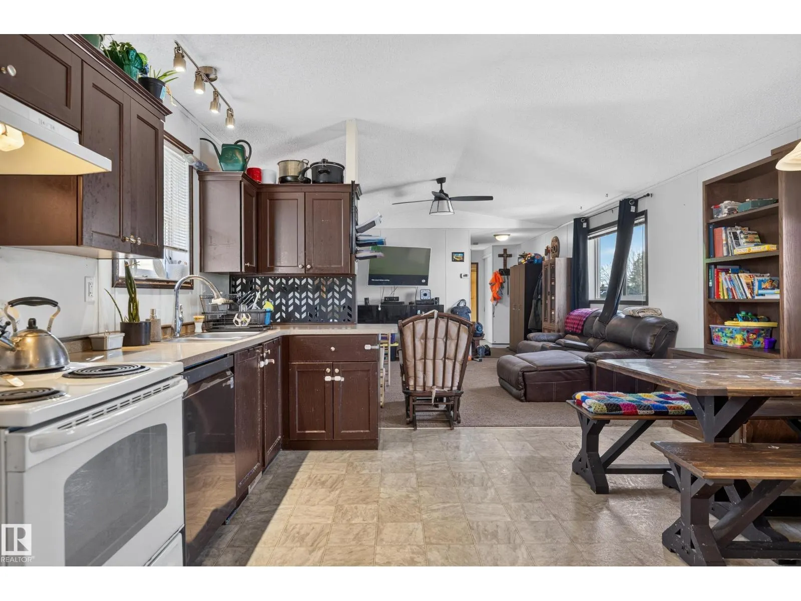 #1558 53222 Range Rd 272
