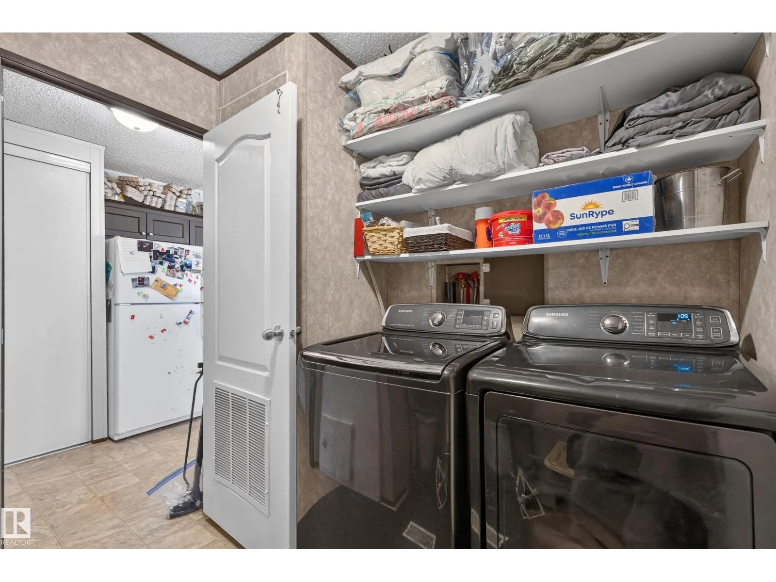 #1558 53222 Range Rd 272