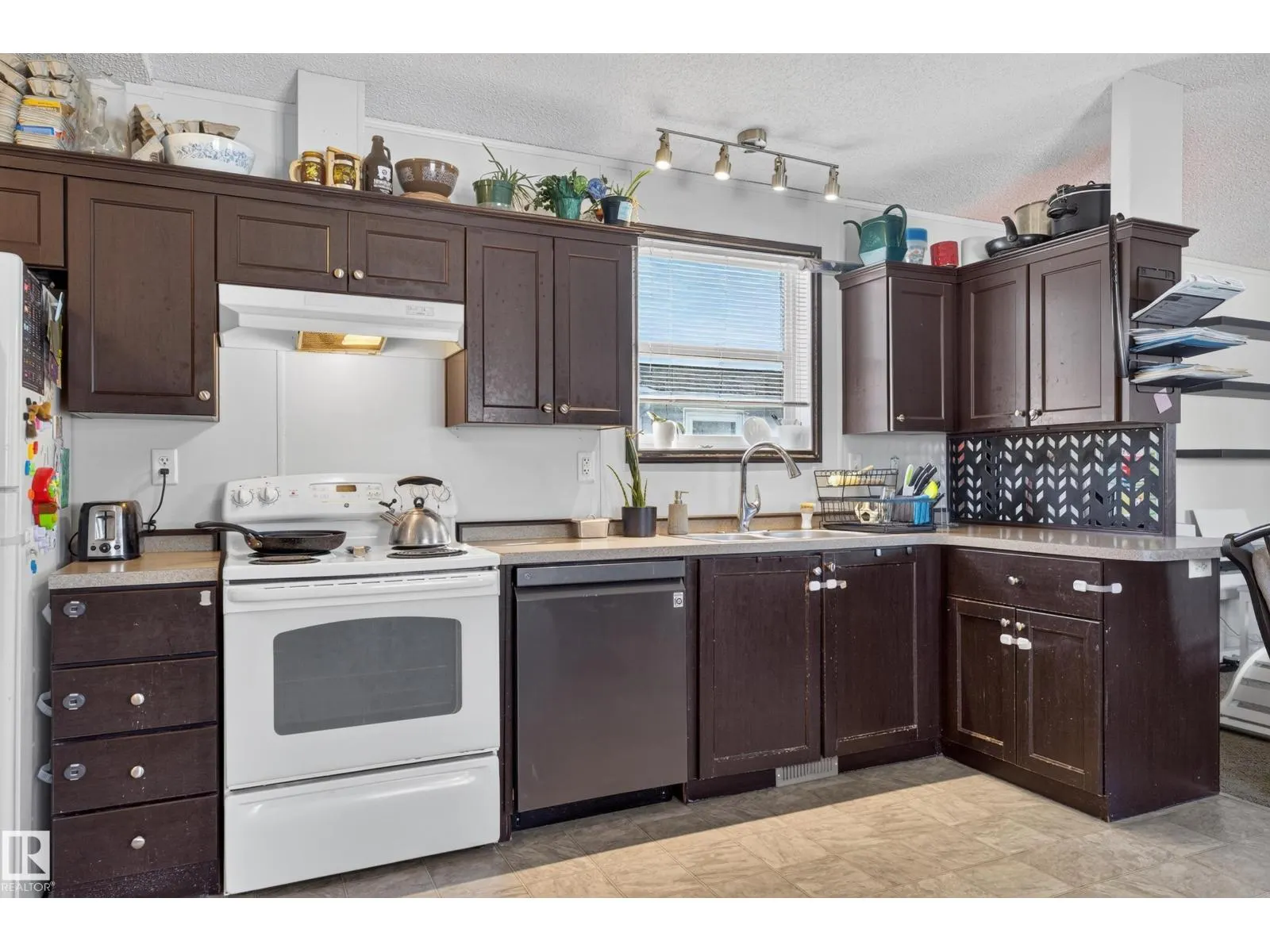 #1558 53222 Range Rd 272