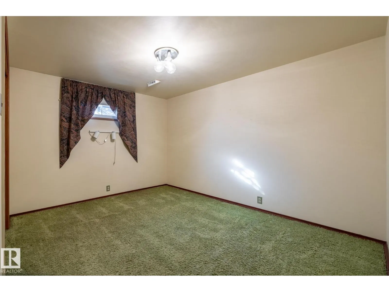 10652 146 ST NW