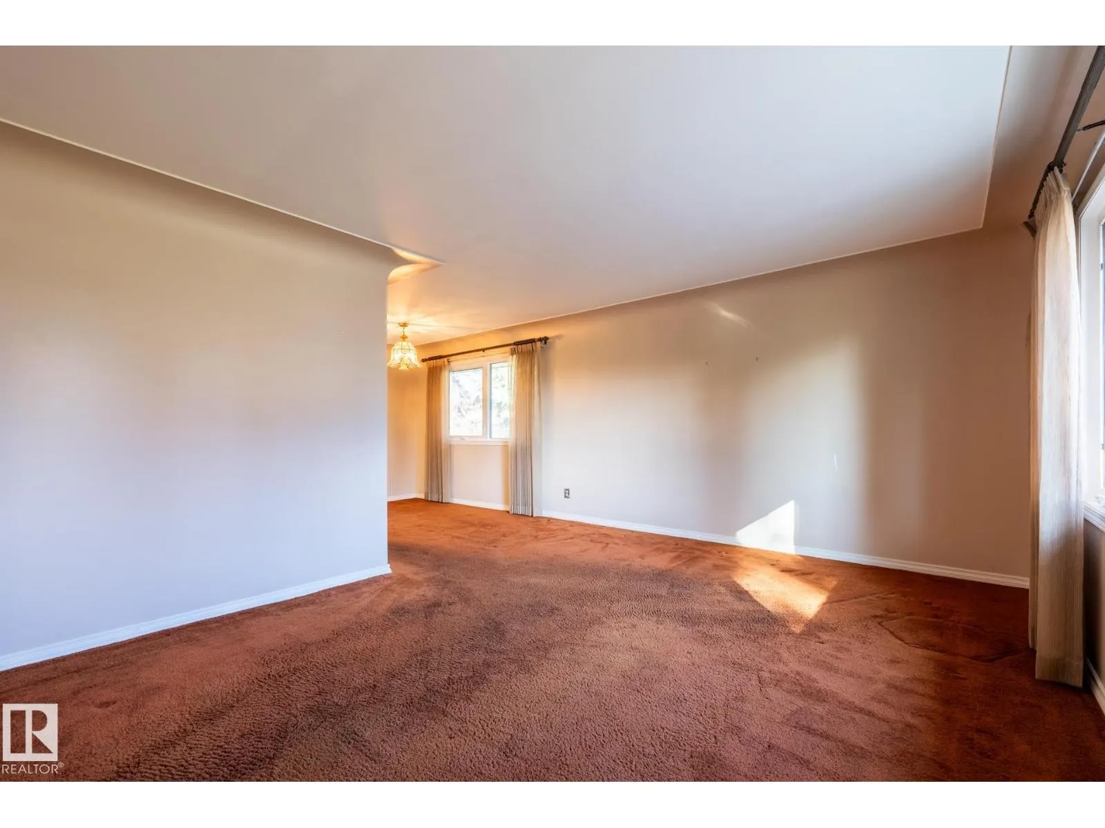 10652 146 ST NW